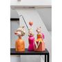 Voir la diapositive 2 : Paris Prix Statuette Fille Assis  Bulle  20cm Orange & Rose