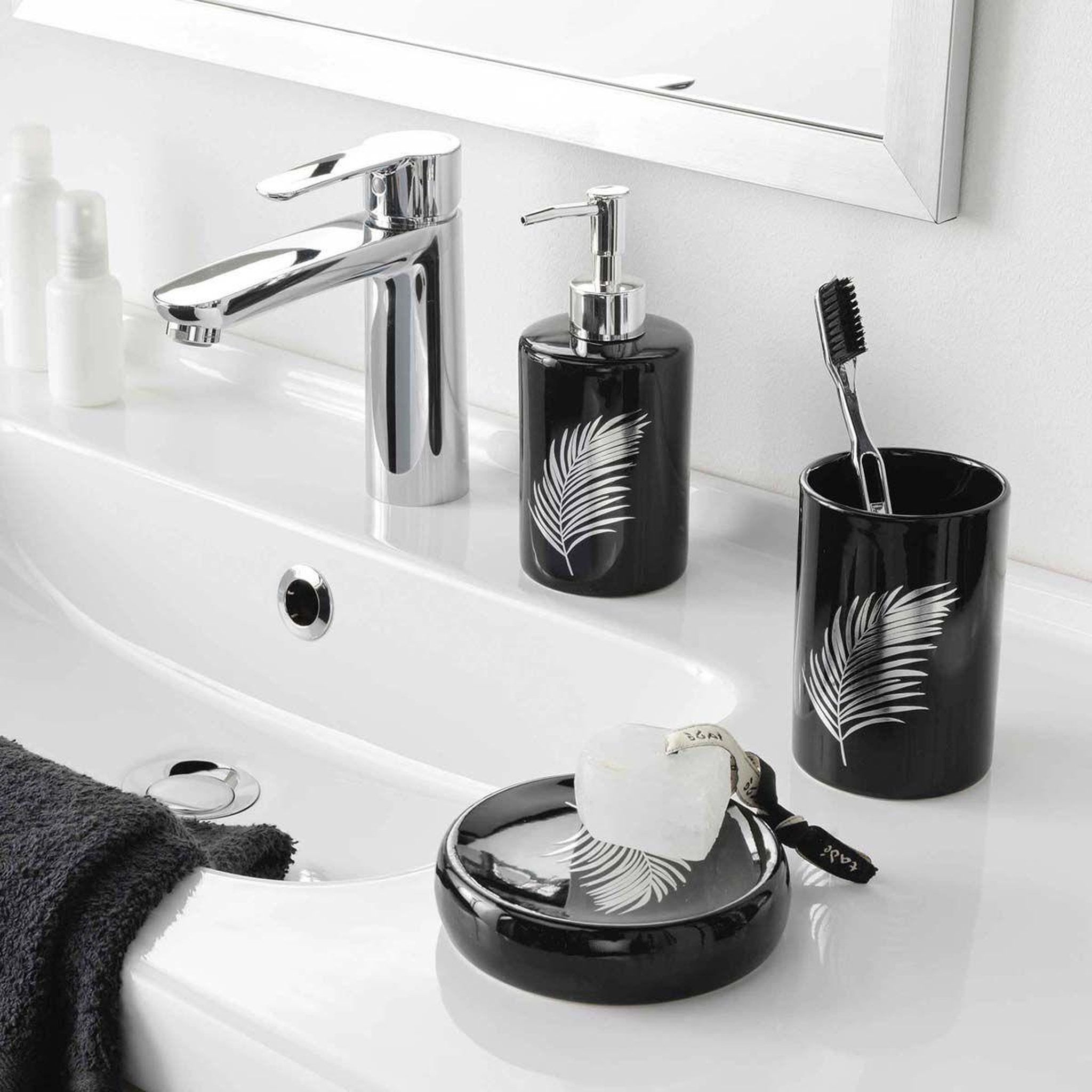 Voir la diapositive 2 : Douceur d'Intérieur Distributeur de savon imprimé  orbella  17cm noir & argent