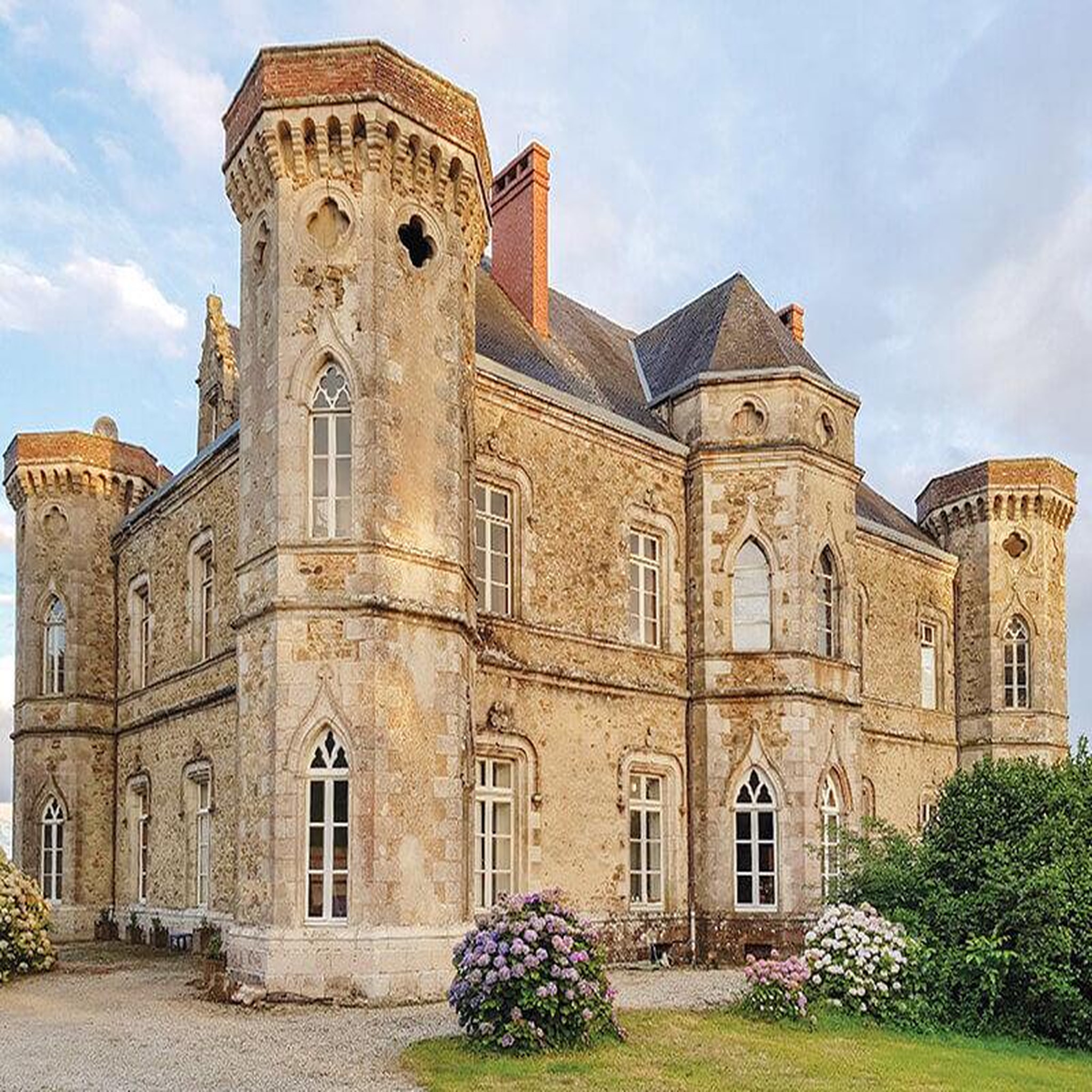 Voir la diapositive 4 : Smartbox Lune de miel en france : 1 nuit avec dîner dans un château - coffret cadeau séjour