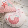 FUTURE HOME coussin coton rose avec sirène 30cm kids