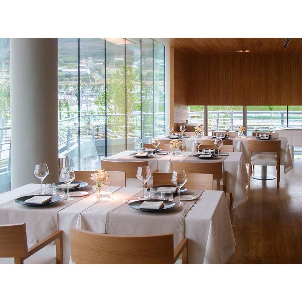 Smartbox Détente au nord de l'Espagne : parcours hydrothermal et repas pour 2 en hôtel 4* - Coffret Cadeau Bien-être