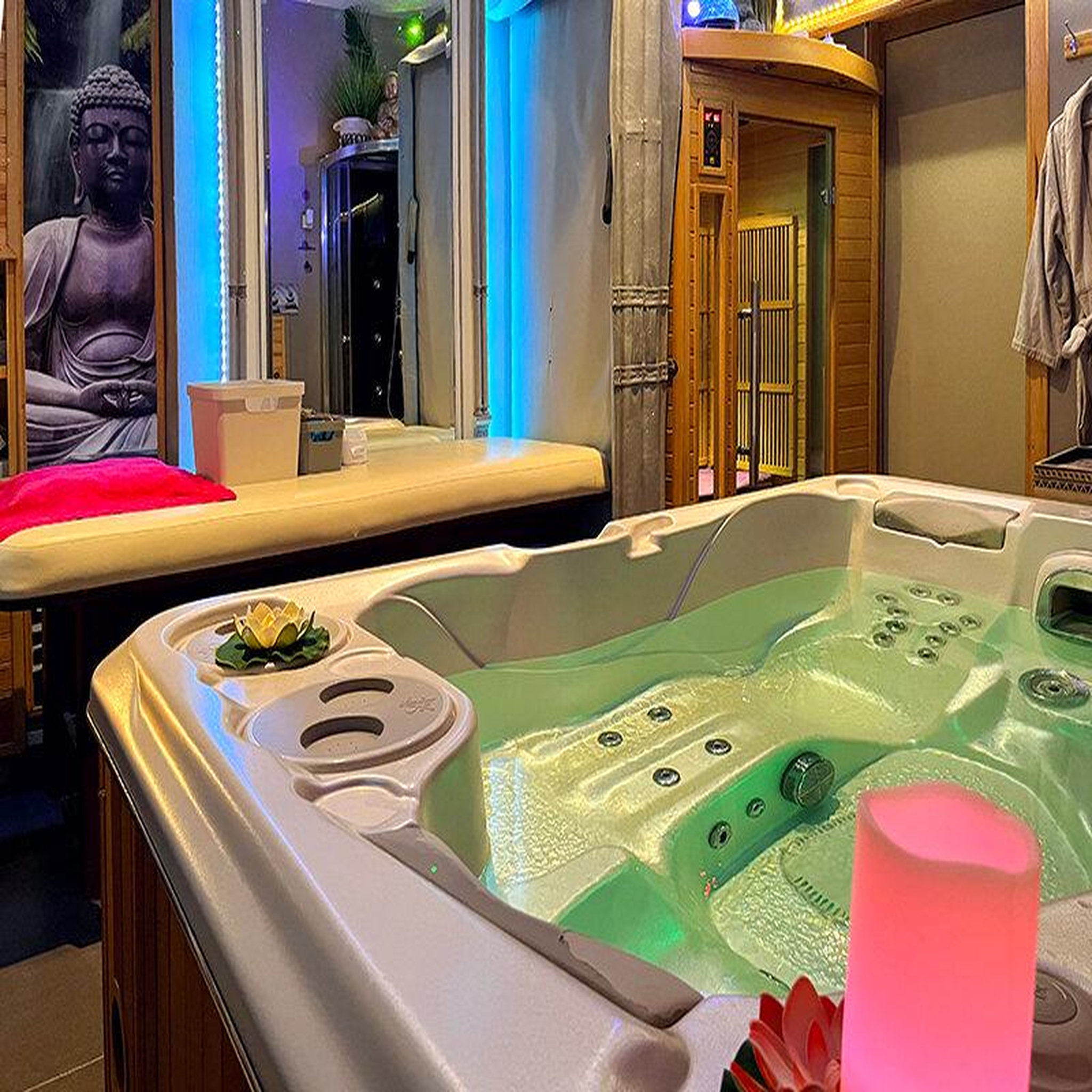 Voir la diapositive 4 : Smartbox Bien-être à Marseille : accès privatif au sauna ou bain bouillonnant et modelage de 30 min - Coffret Cadeau Bien-être