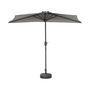 Voir la diapositive 3 : SWEEEK Parasol de balcon Ø250cm  – CALVI – Demi-parasol droit, mât central en aluminium avec manivelle d'ouverture