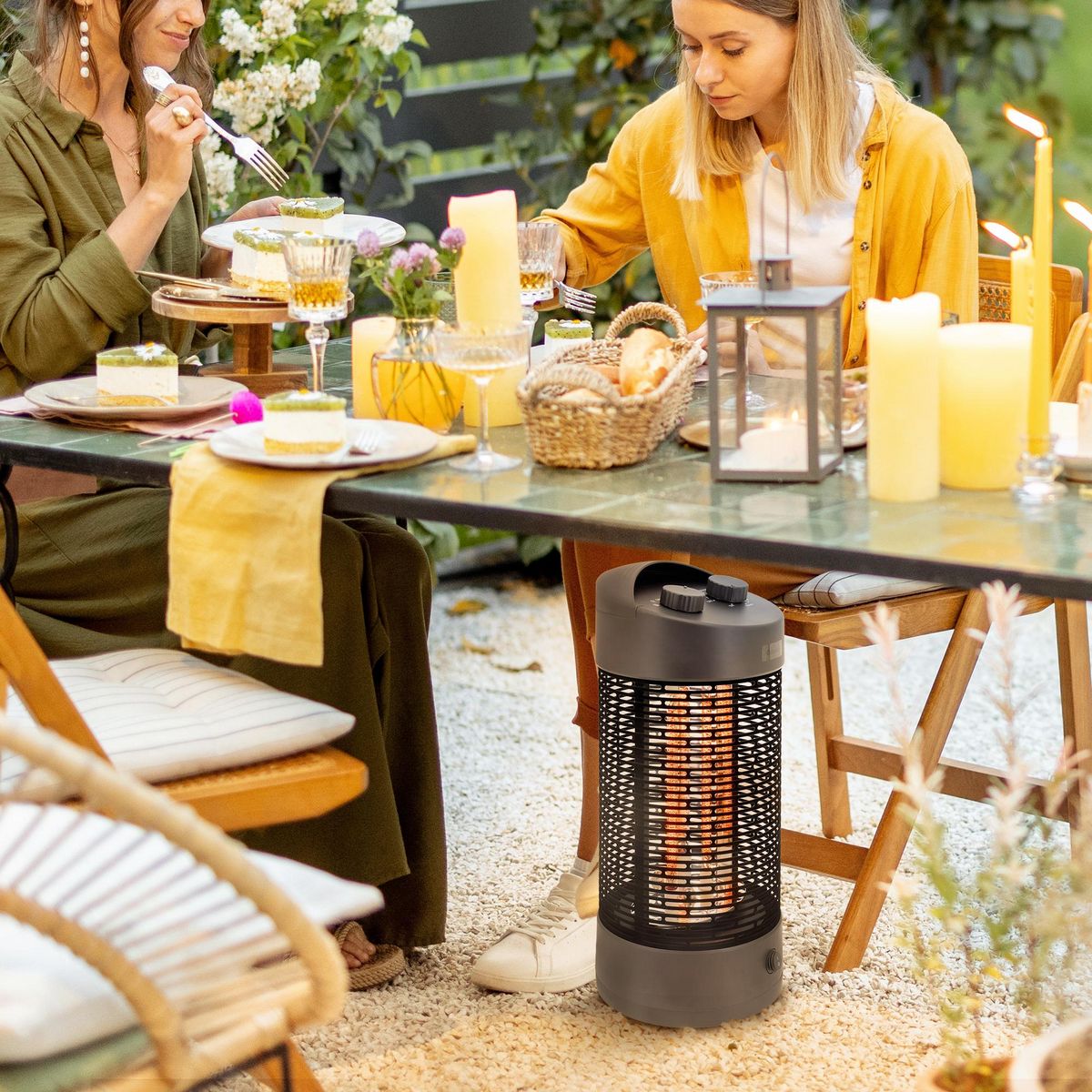 OUTSUNNY Chauffage extérieur radiant infrarouge électrique autoportant 2 modes 600/1200 W réflecteur acier inox. noir