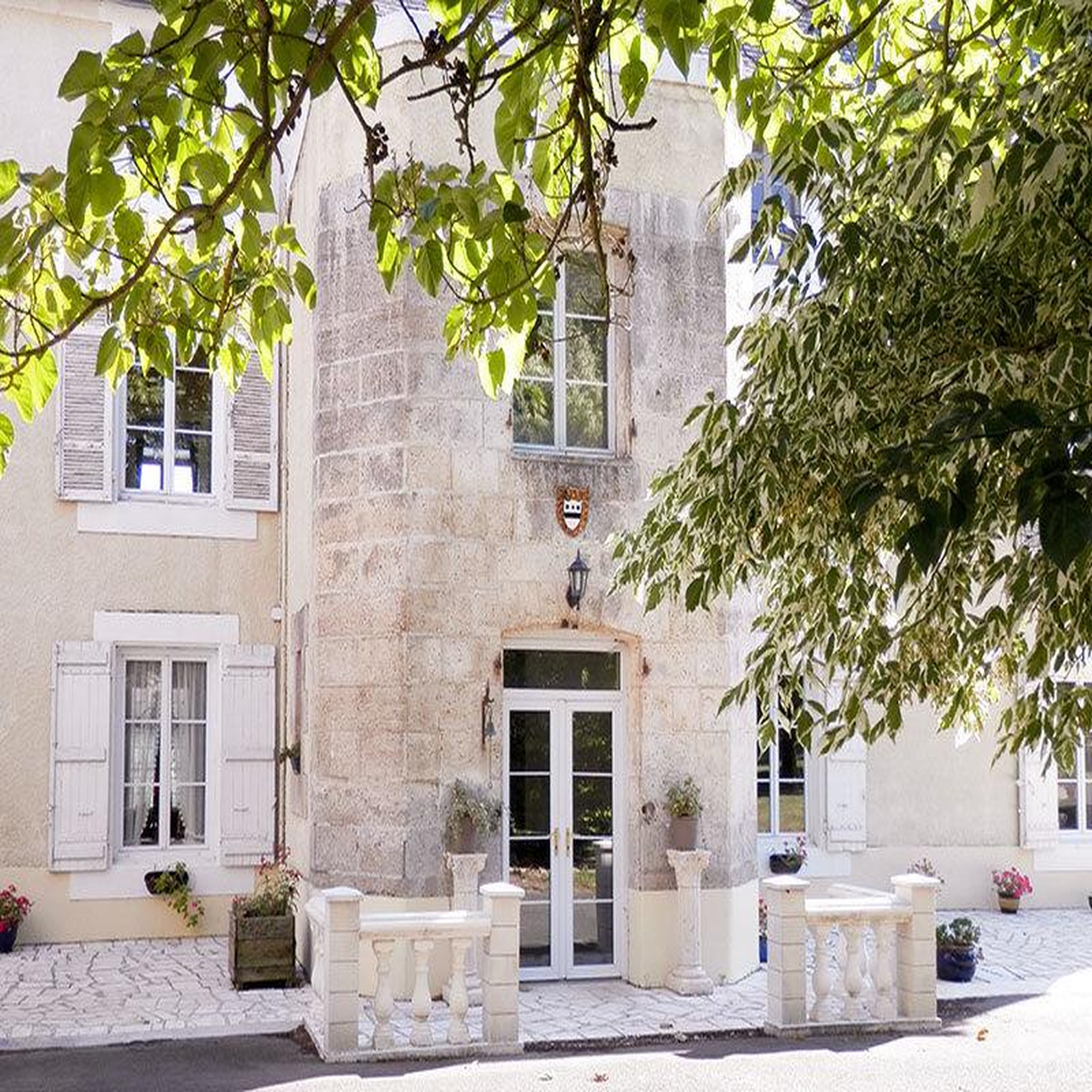 Voir la diapositive 4 : Smartbox 4 jours à deux dans un château près de la rochelle - coffret cadeau séjour