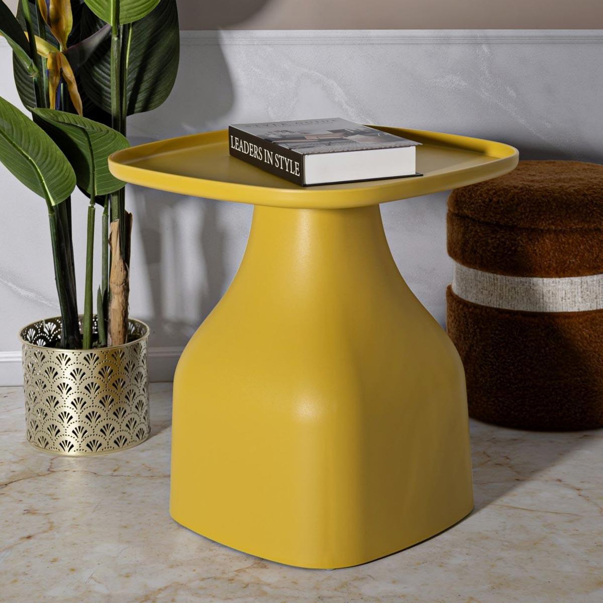 Voir la diapositive 5 : Paris Prix Table d'appoint carrée  gea  50cm jaune