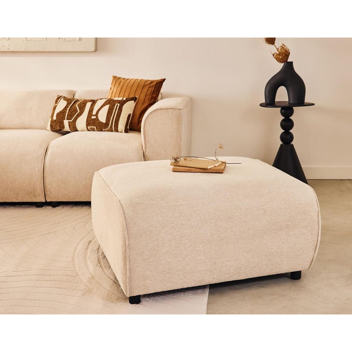 LISA DESIGN Suaro - pouf en tissu texturé