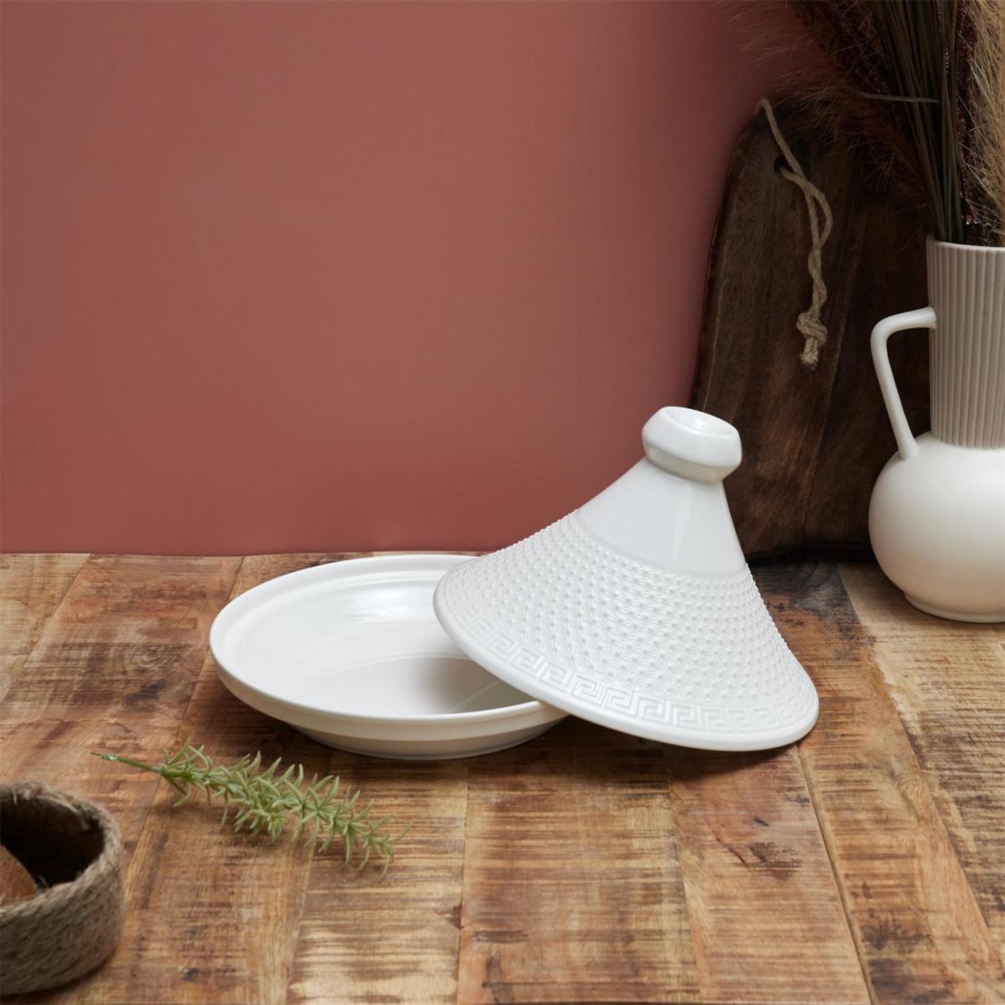 Voir la diapositive 3 : The Home Deco Factory Plat à Tajine en Porcelaine  Clélia  25cm Blanc