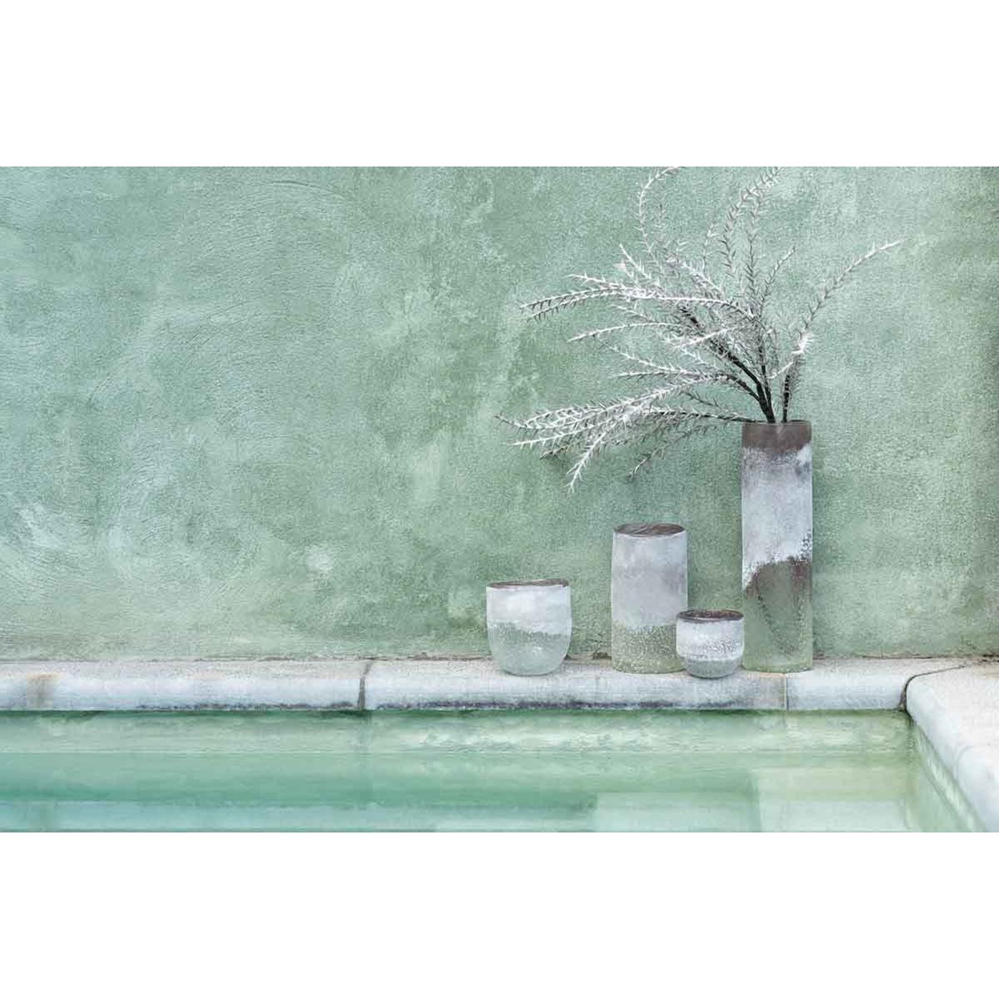 Voir la diapositive 4 : J-LINE Photophore en verre design  scavo  10cm gris