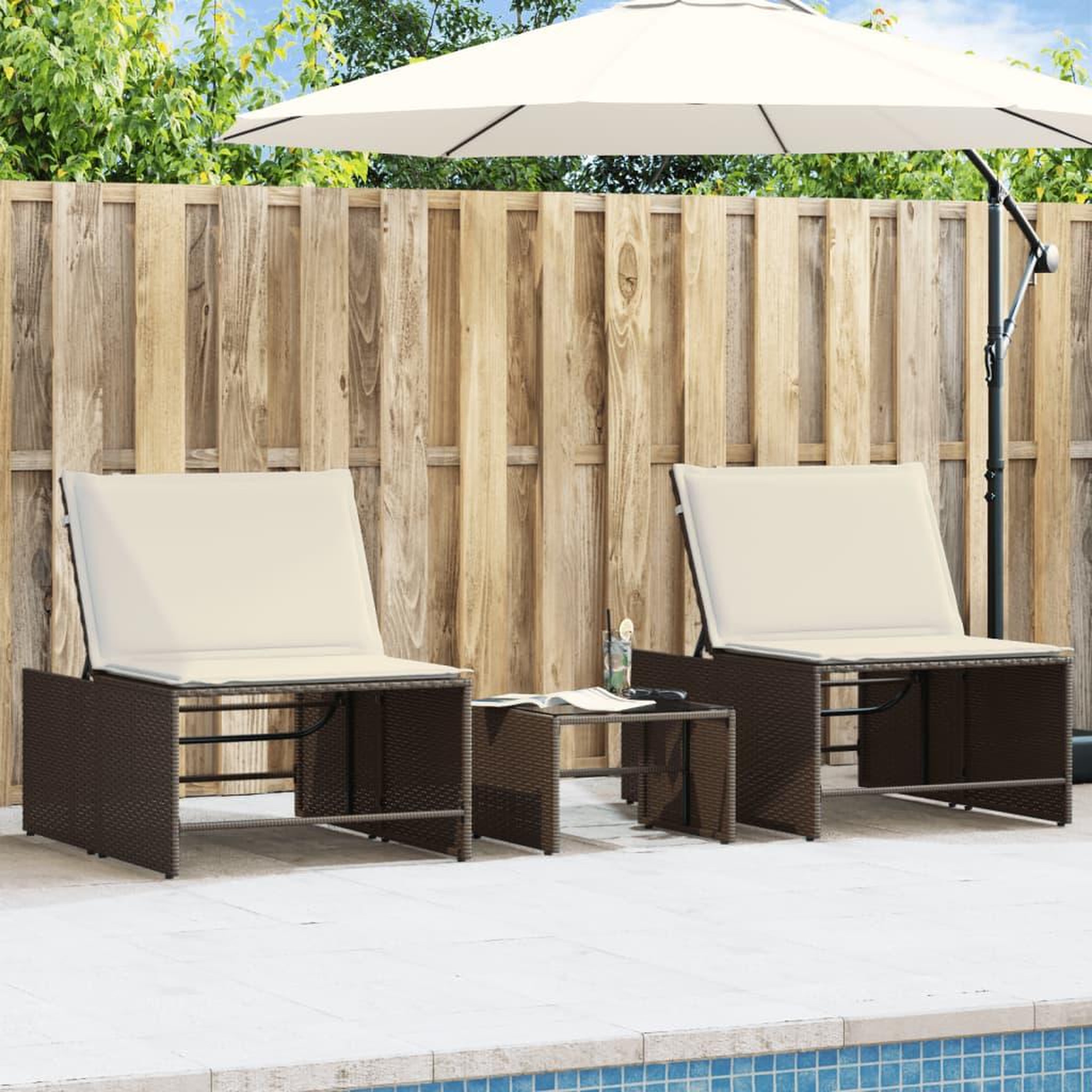 VIDAXL Chaises longues lot de 2 avec table marron resine tressee