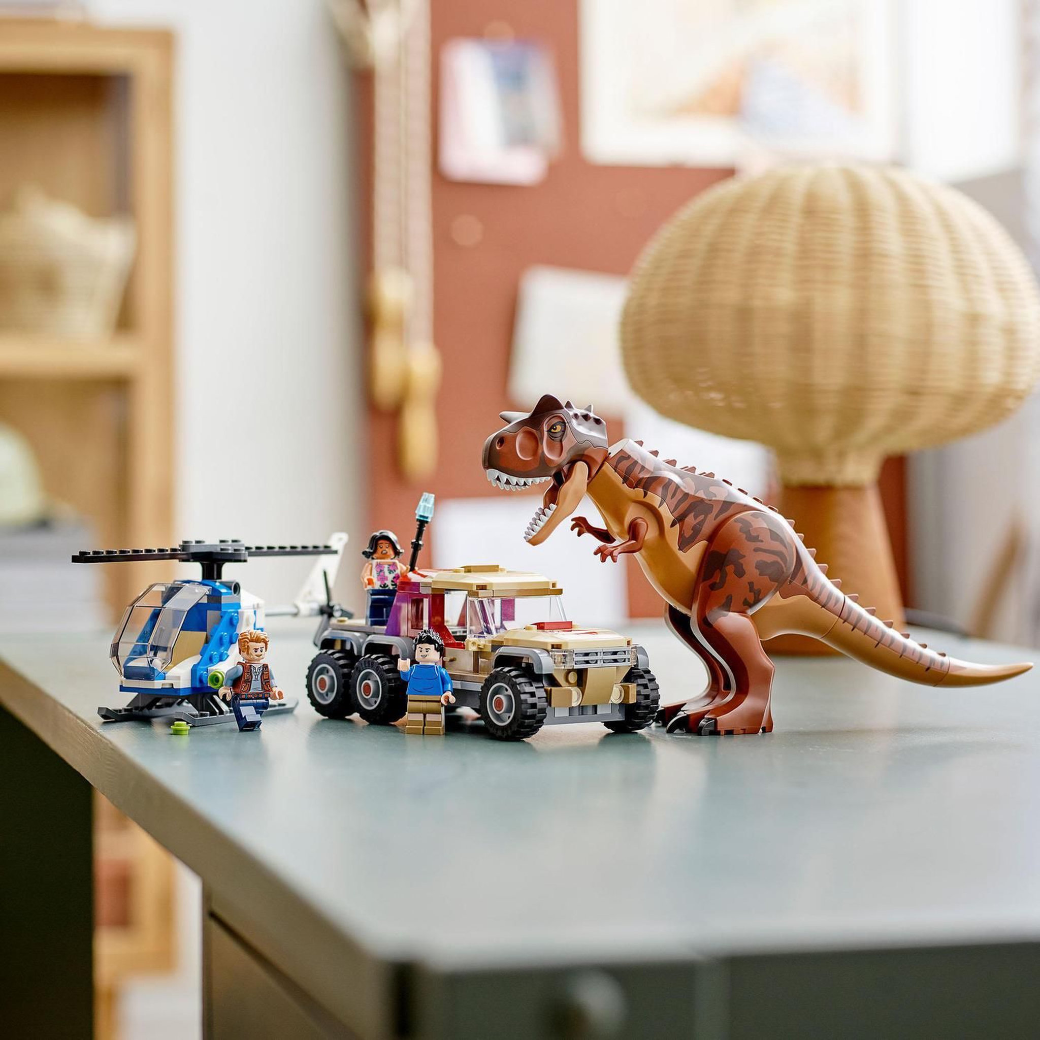 Voir la diapositive 3 : LEGO LEGO Jurassic World 76941 La Chasse du Carnotaurus, Dinosaure Jouet, pour Enfants Dès 7 Ans