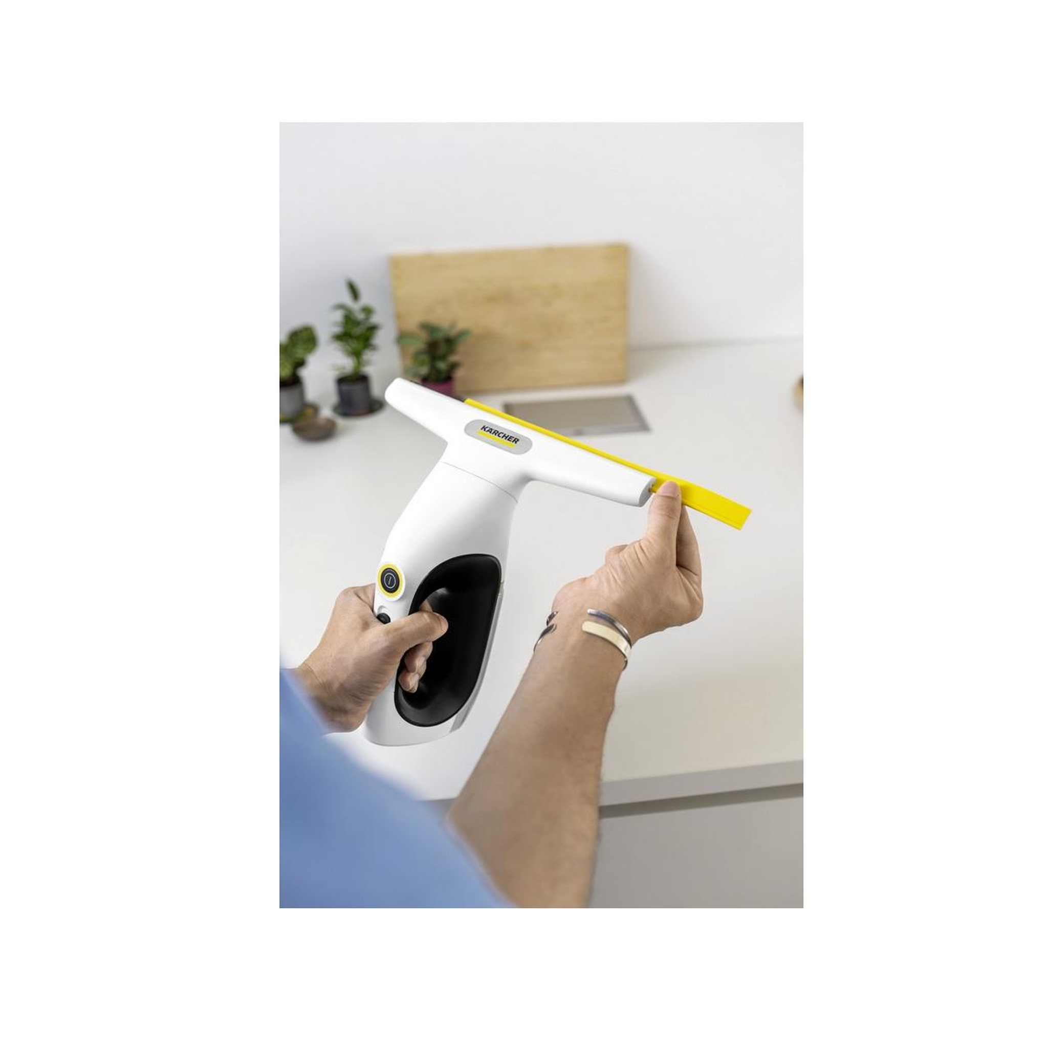 Voir la diapositive 2 : KARCHER Nettoyeur à vitre sans fil rechargeable - 16336710