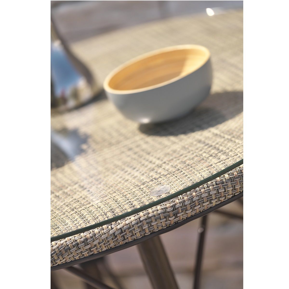 DCB GARDEN Table de jardin - 2 places - Aluminium - Marron - USHAIA