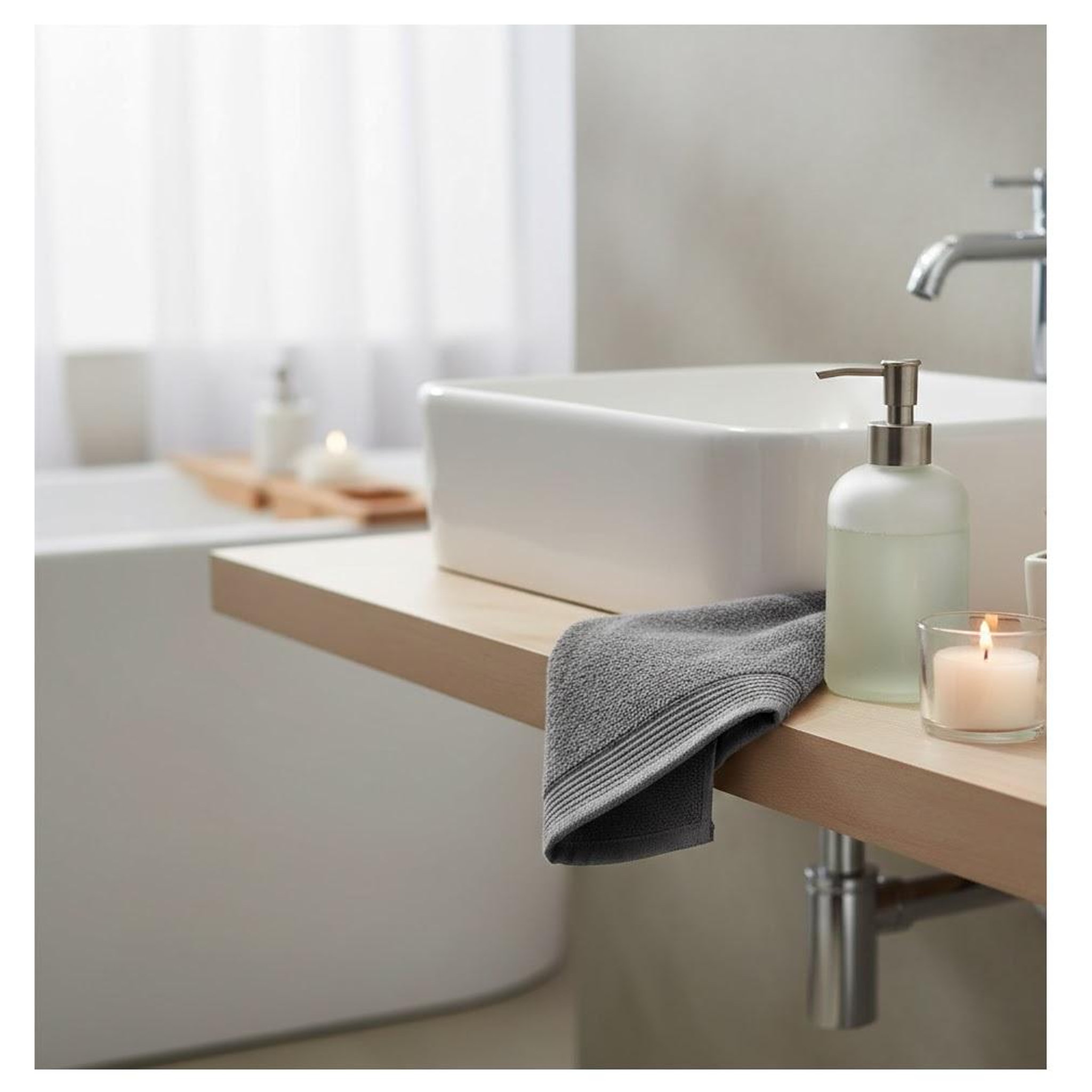 Voir la diapositive 2 : Eden Serviette de toilette en coton lilas