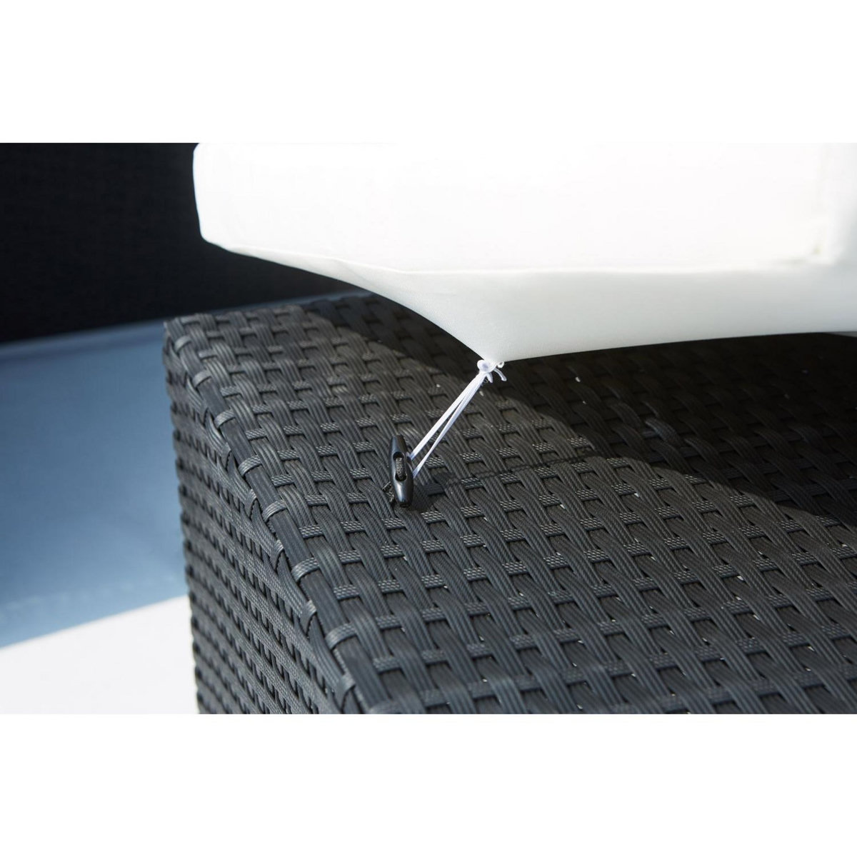 CONCEPT USINE Table et chaises 8 places encastrables en résine noir-blanc MONACO