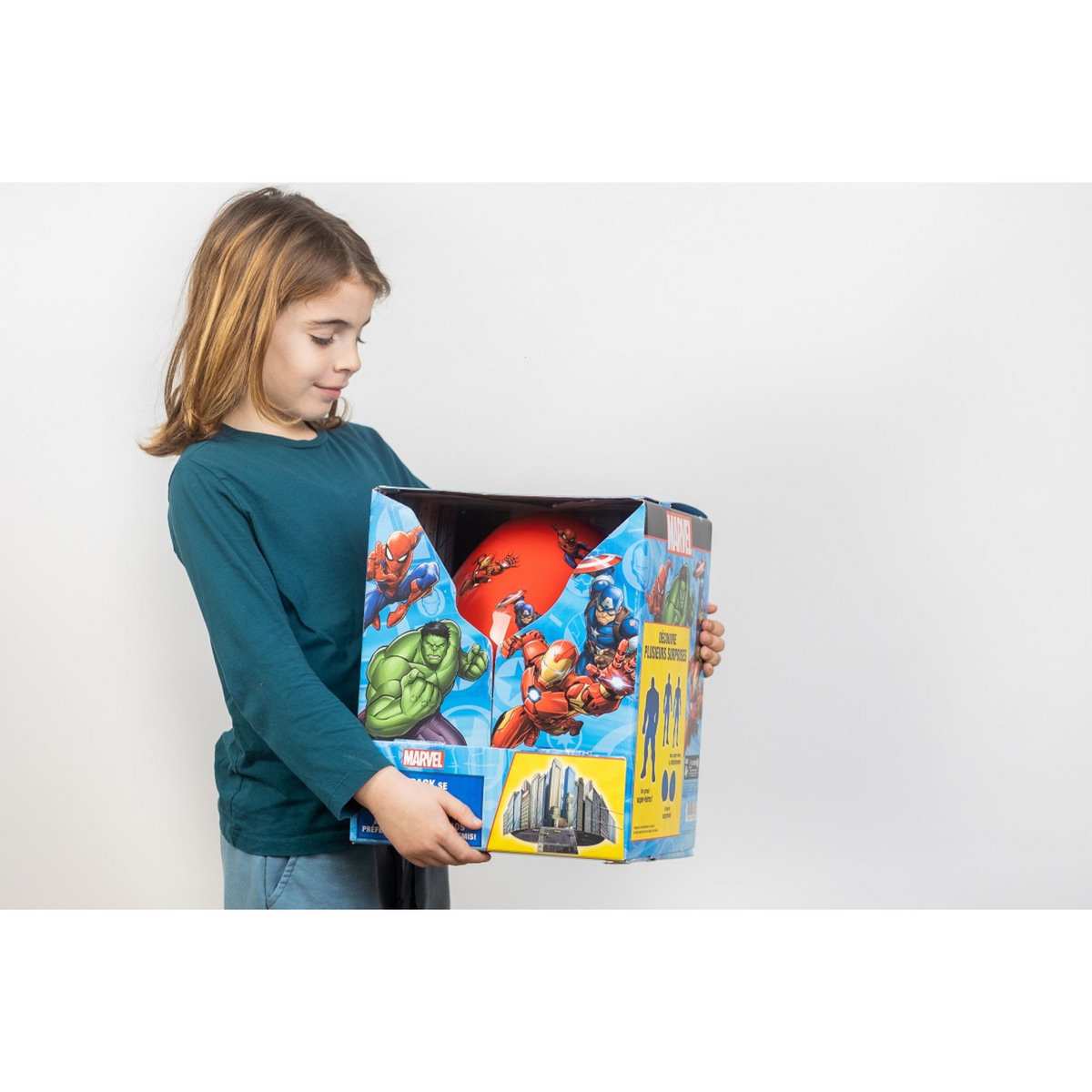 HASBRO Oeuf de Pâques géant avec 6 surprises - Marvel