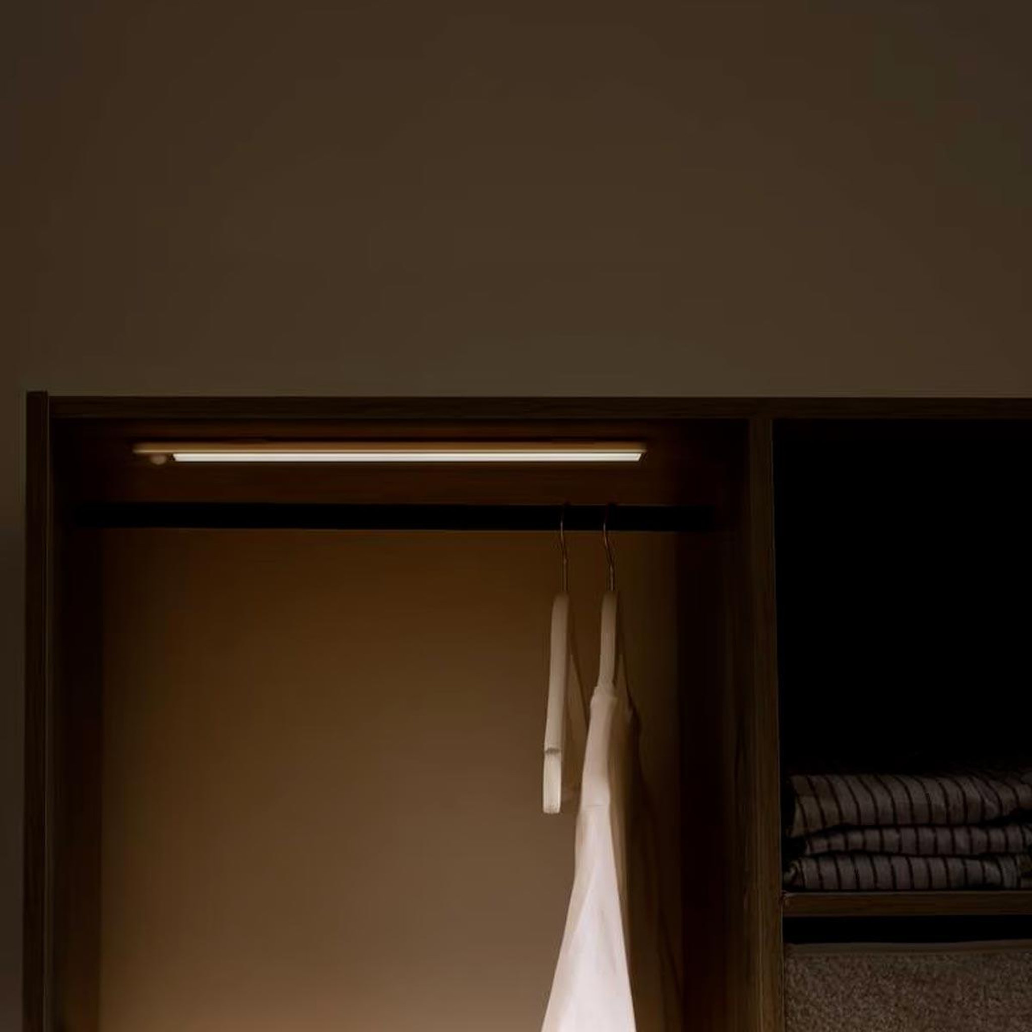 Voir la diapositive 4 : SMART SYSTEM Lampe réglette led  smart  57cm blanc