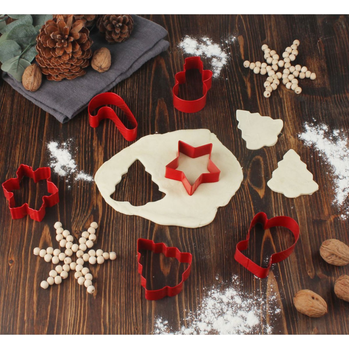 Lot de 6 emportes pièces déco en inox rouge