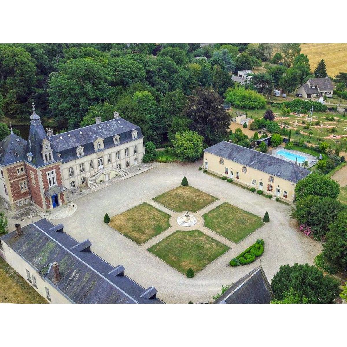Smartbox Séjour de 3 jours dans un château avec accès au spa près d'Orléans - Coffret Cadeau Séjour
