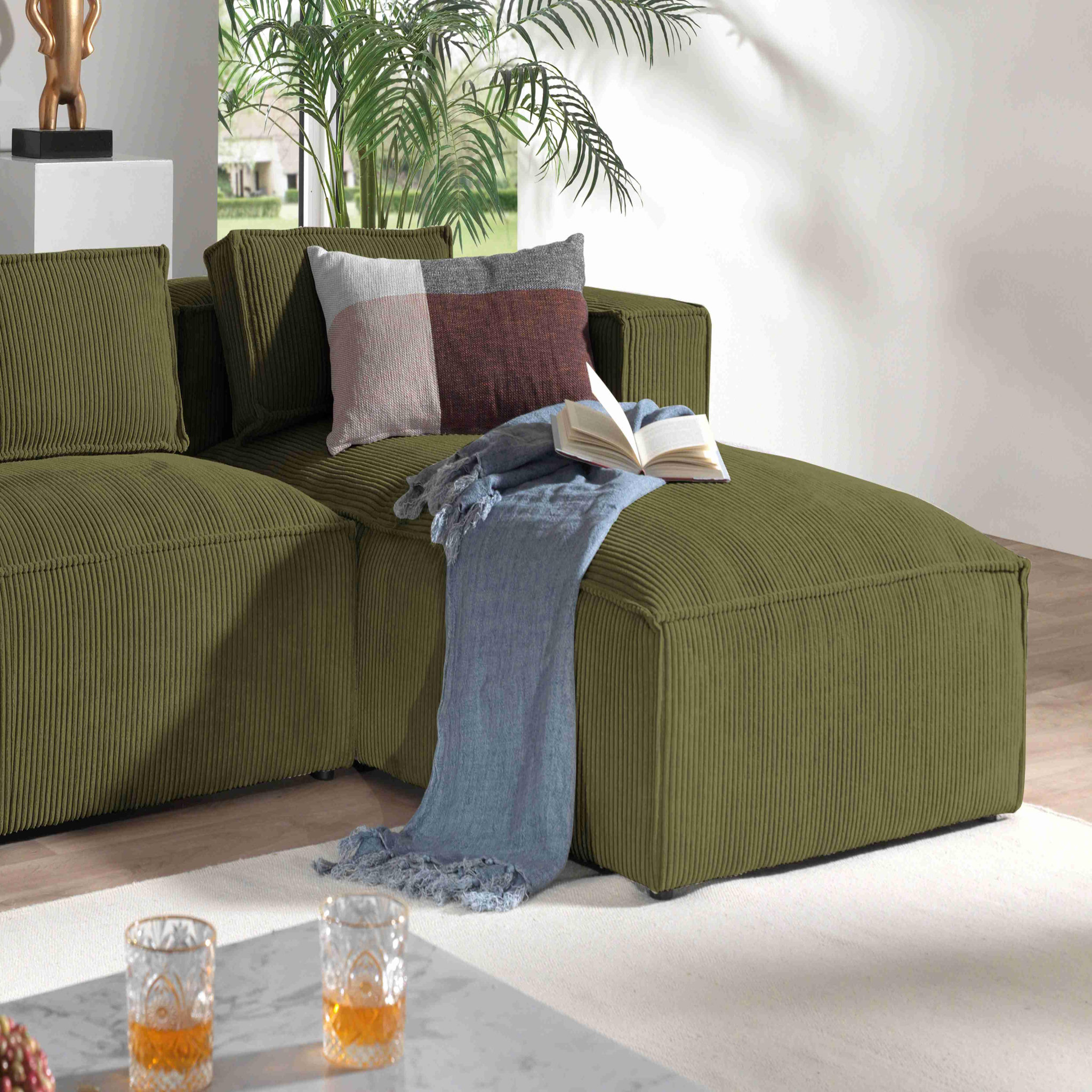 Voir la diapositive 3 : LISA DESIGN Stella - canapé d'angle - en velours côtelé - 4 places -style contemporain - droit