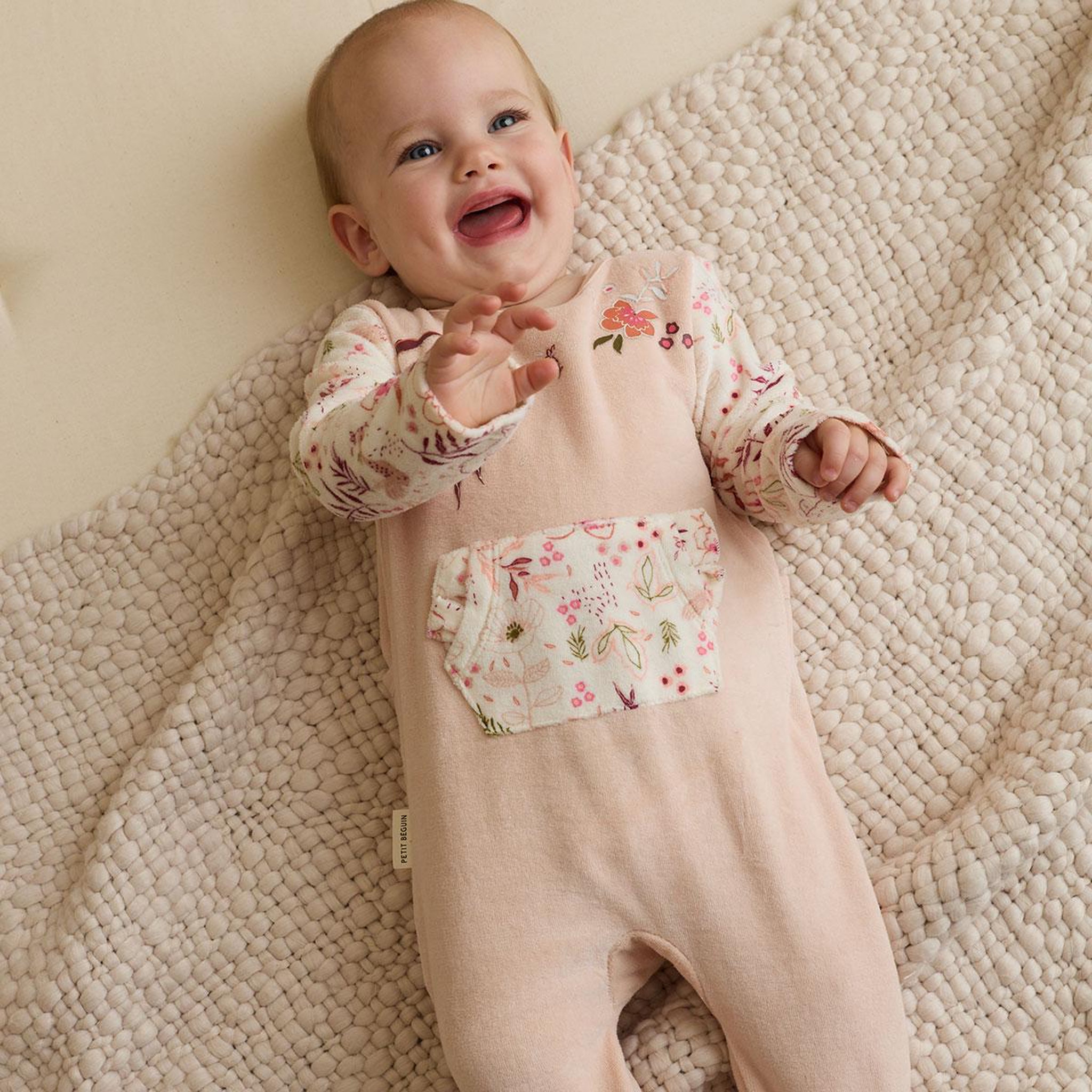 Voir la diapositive 5 : Petit BÃ©guin Pyjama bébé en velours manouk