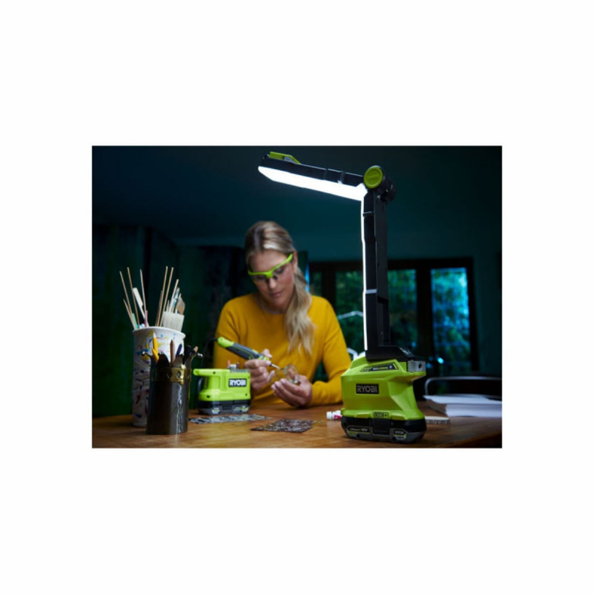 Ryobi Lampe LED modulable RYOBI 18V One+ 850 lumens - sans batterie ni chargeur R18ALF-0