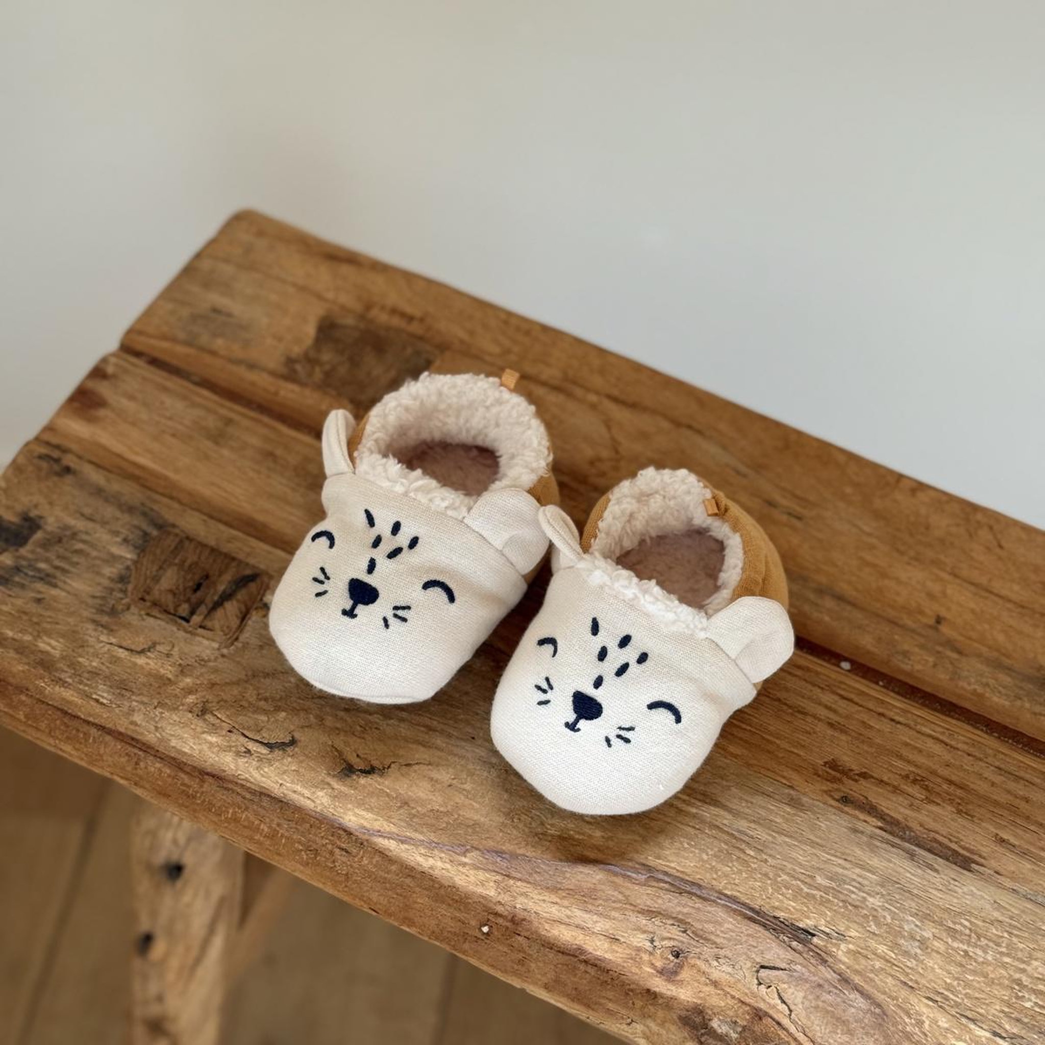 Voir la diapositive 4 : Petit Béguin Chaussons bébé charly
