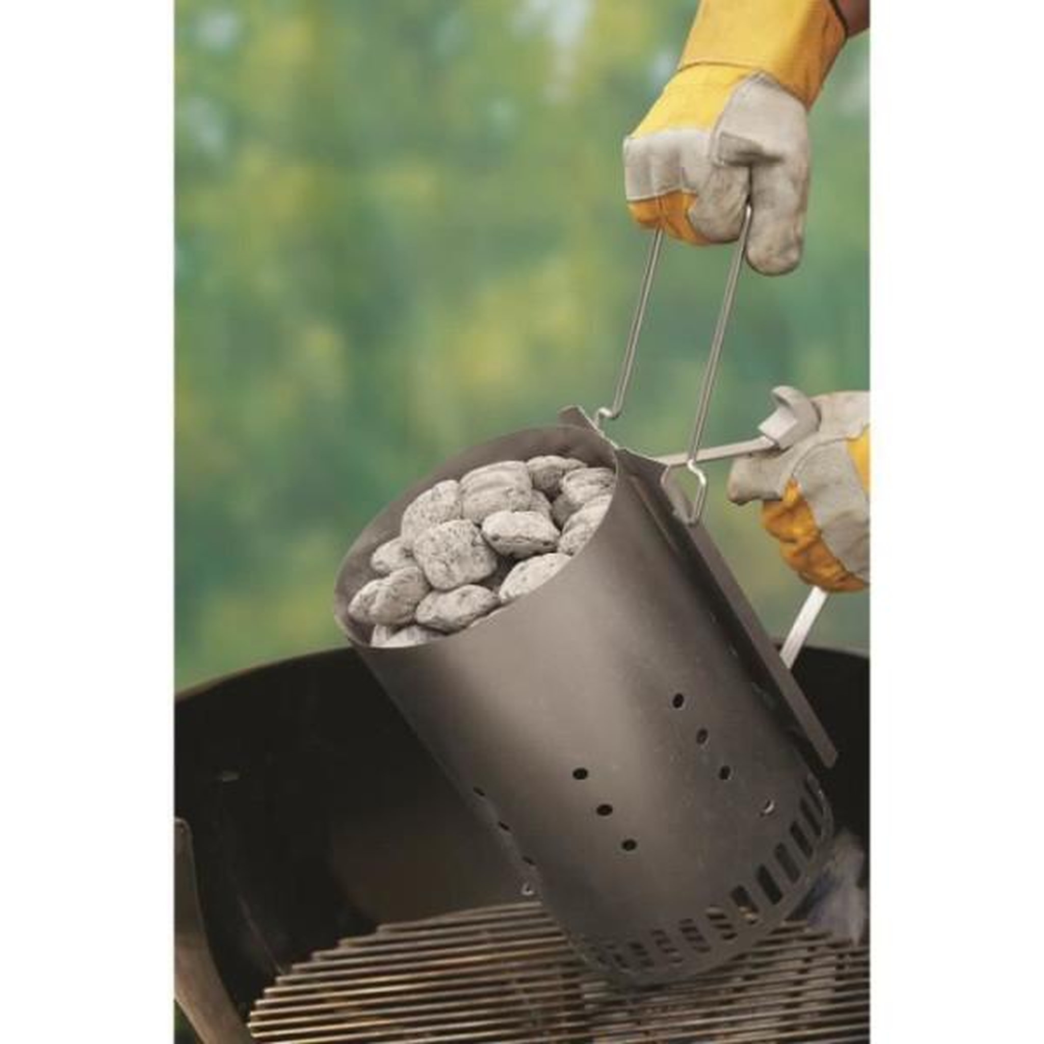Voir la diapositive 3 : Weber Cheminée d'allumage pour barbecue a charbon - WEBER - Rapidfire - Poids 2,18 kg - Dimensions 32x19x30,5 cm