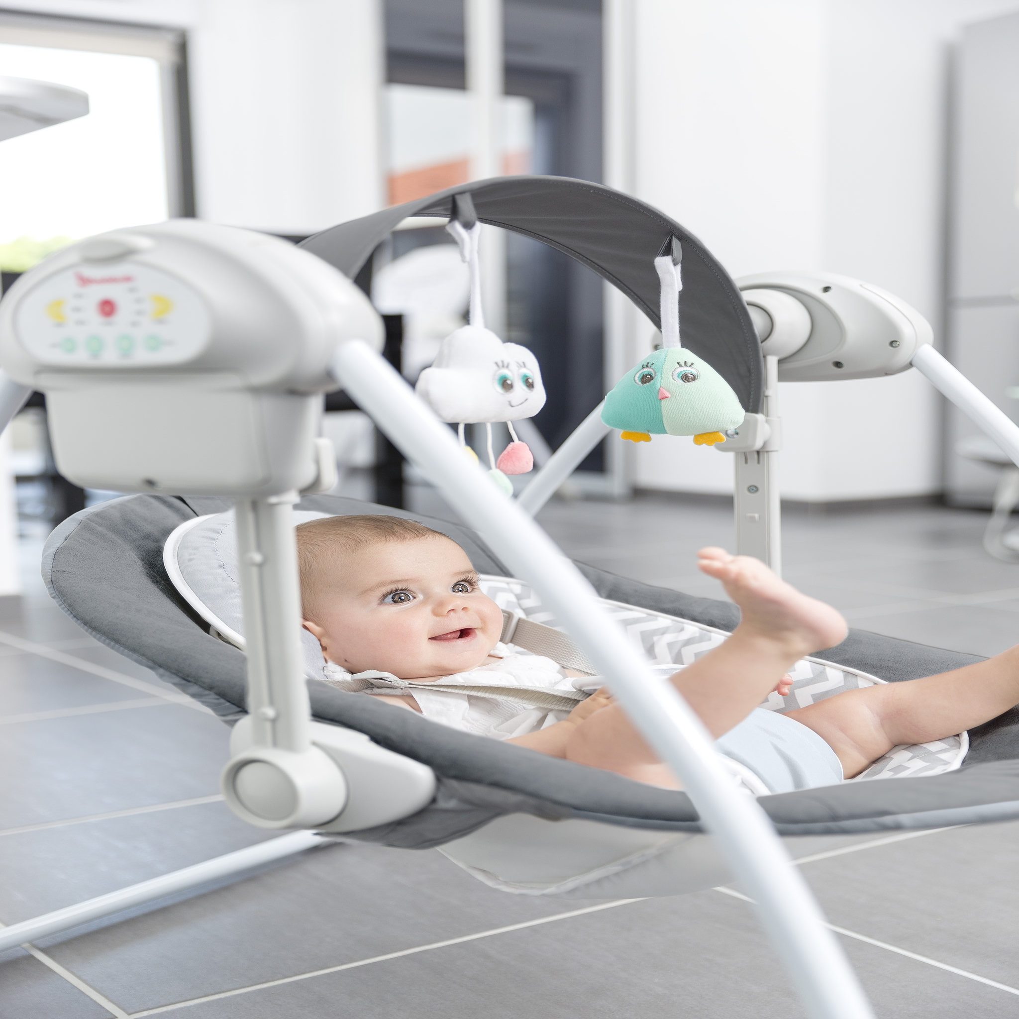 Voir la diapositive 2 : BADABULLE Transat balancelle Confort gris