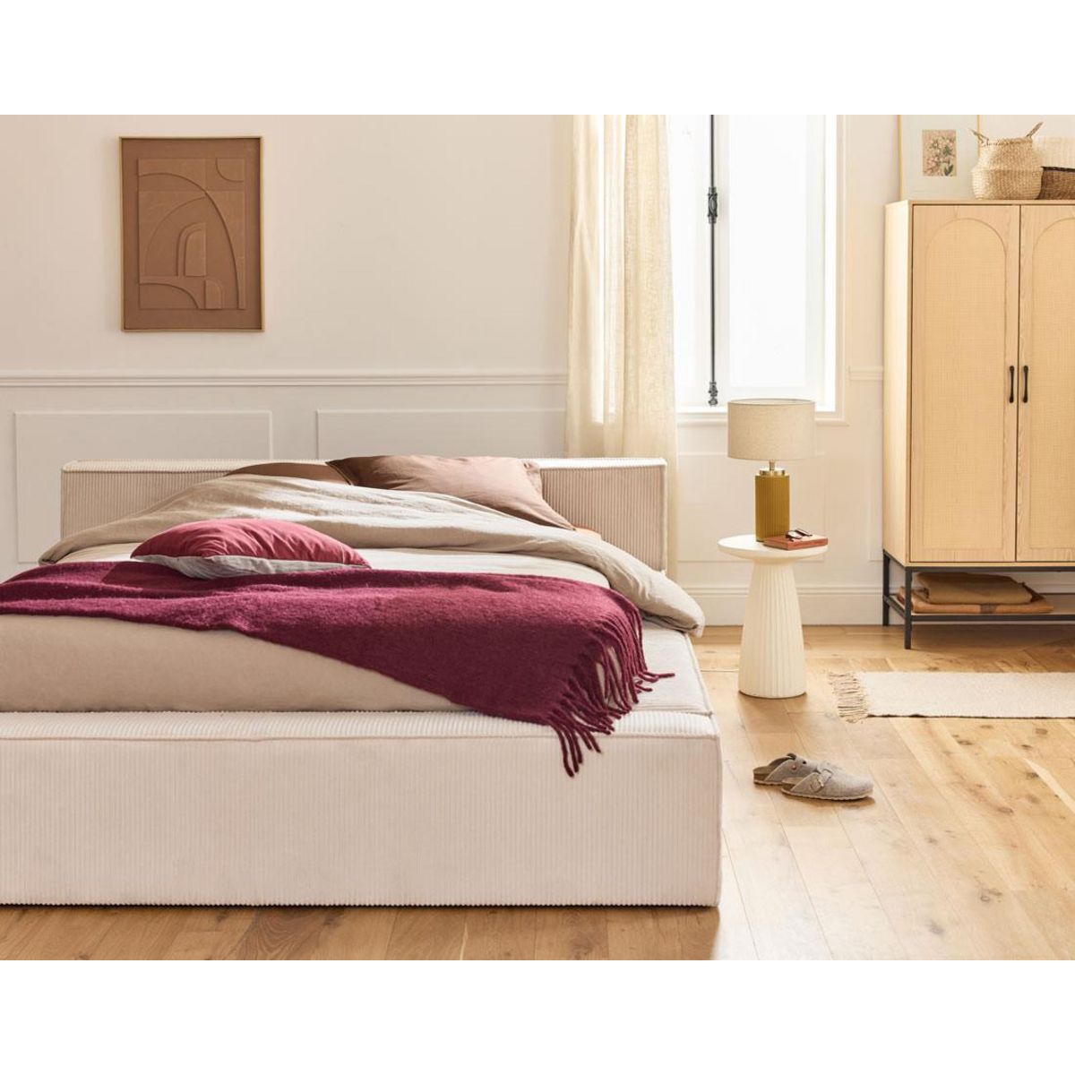 LISA DESIGN Stella - lit coffre - 140x190 cm - sommier inclus - en velours côtelé