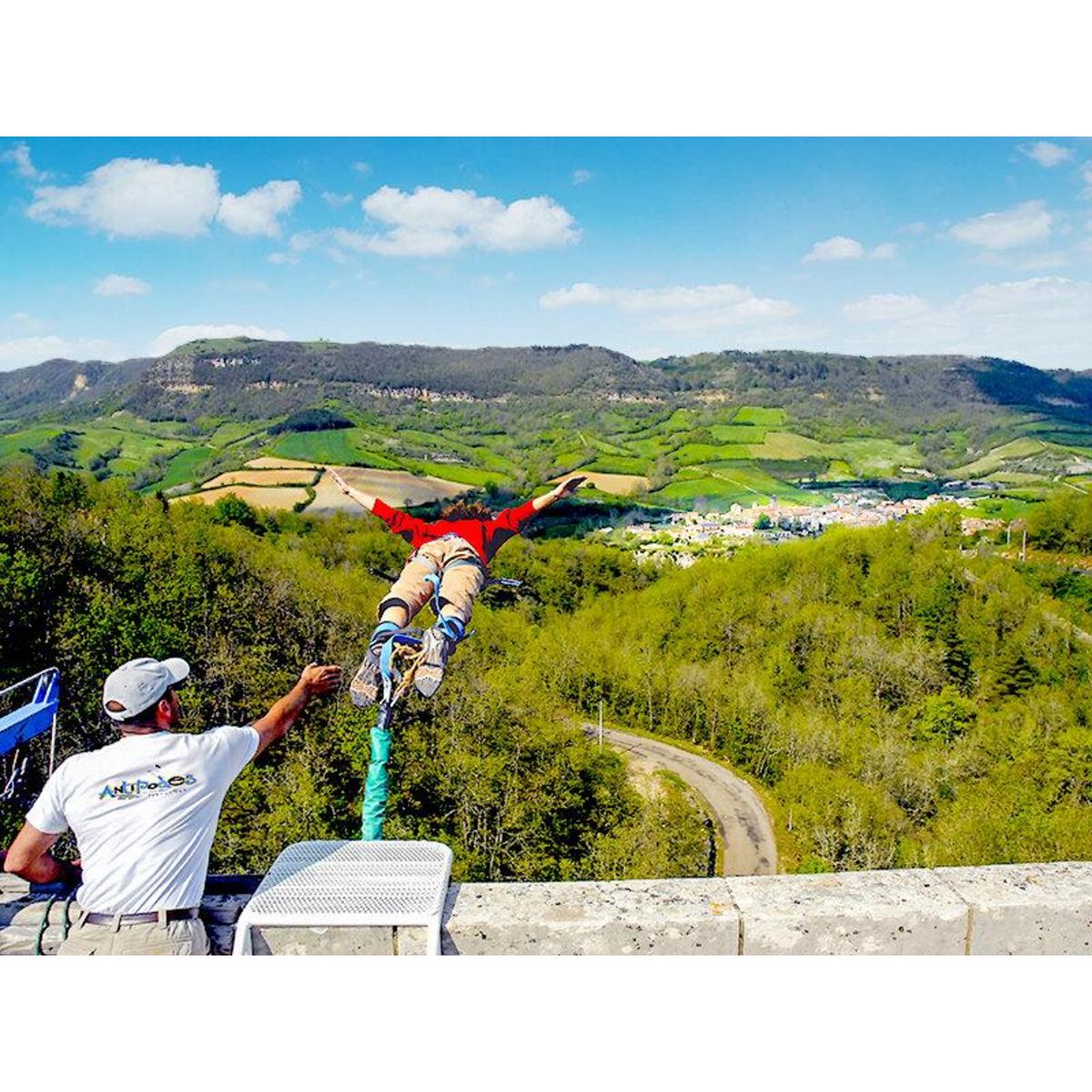 Smartbox Saut à l'élastique près de Millau dans l'Aveyron - Coffret Cadeau Sport & Aventure