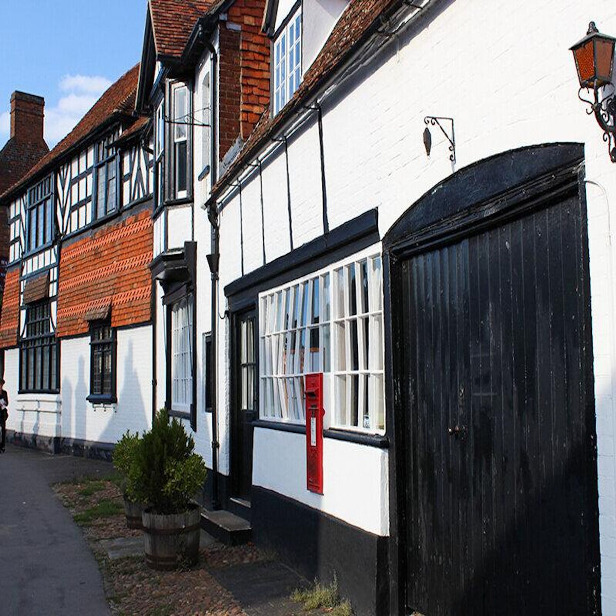 Smartbox Visite en bus de 9h sur les lieux de la série anglaise Inspecteur Barnaby® pour 2 personnes - Coffret Cadeau Multi-thèmes