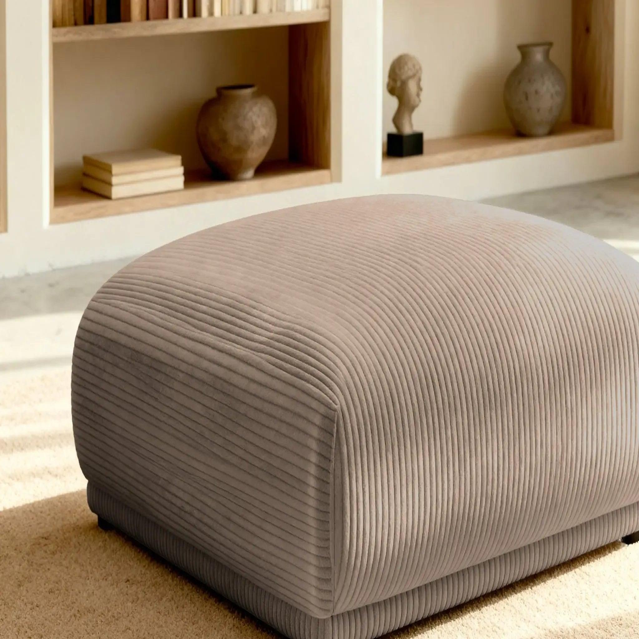 Voir la diapositive 4 : CASANOVA PARIS Rosalie - pouf velours cotelé