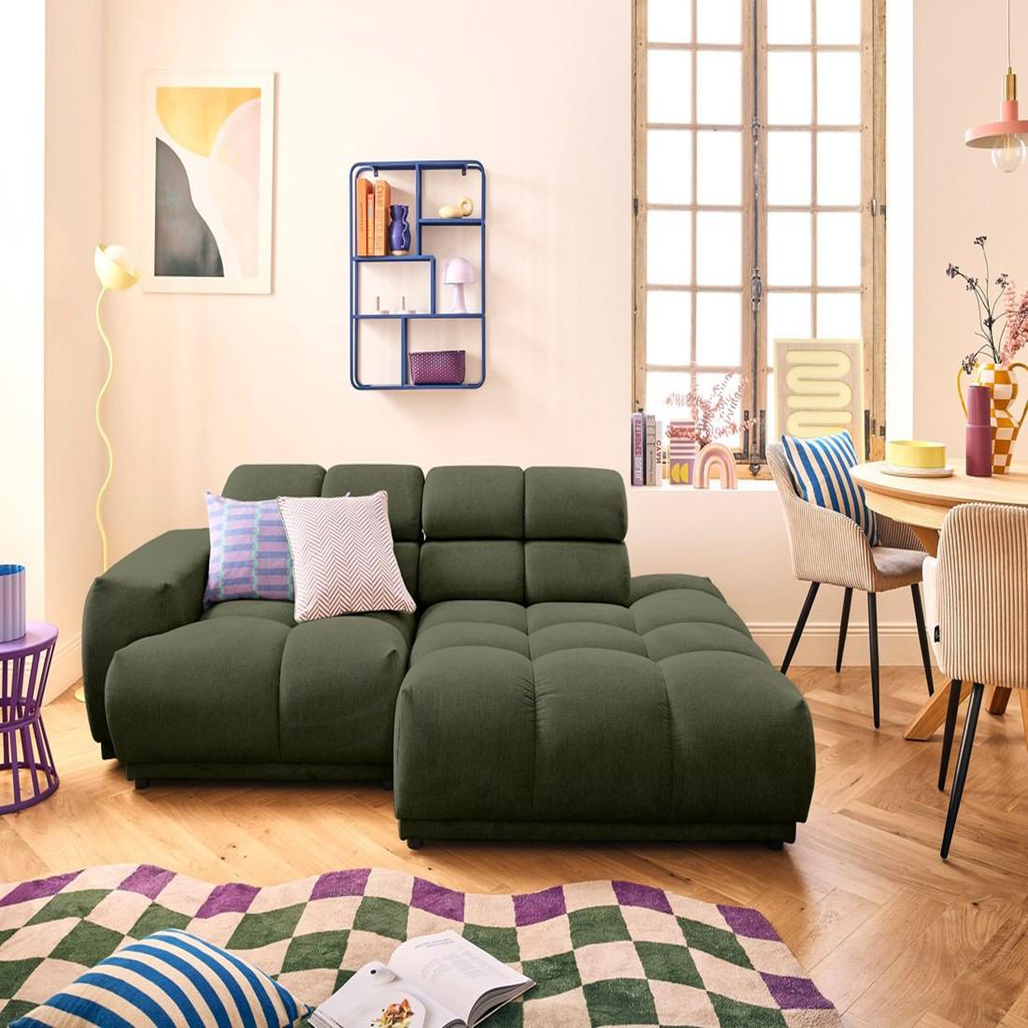 LISA DESIGN Matera - canapé d'angle droit 4 places avec têtières réglables en tissu texturé. Coloris disponibles : Gris, Rose, Vert, Marron, Beige, Noir, Bleu