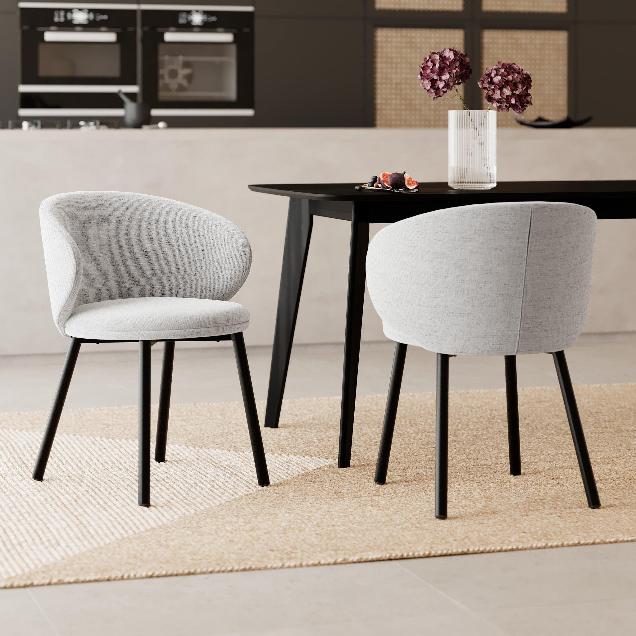 Voir la diapositive 2 : MAISON PAVANE Lot de 2 chaises en tissu gris clair chiné et pieds noirs-cécilia