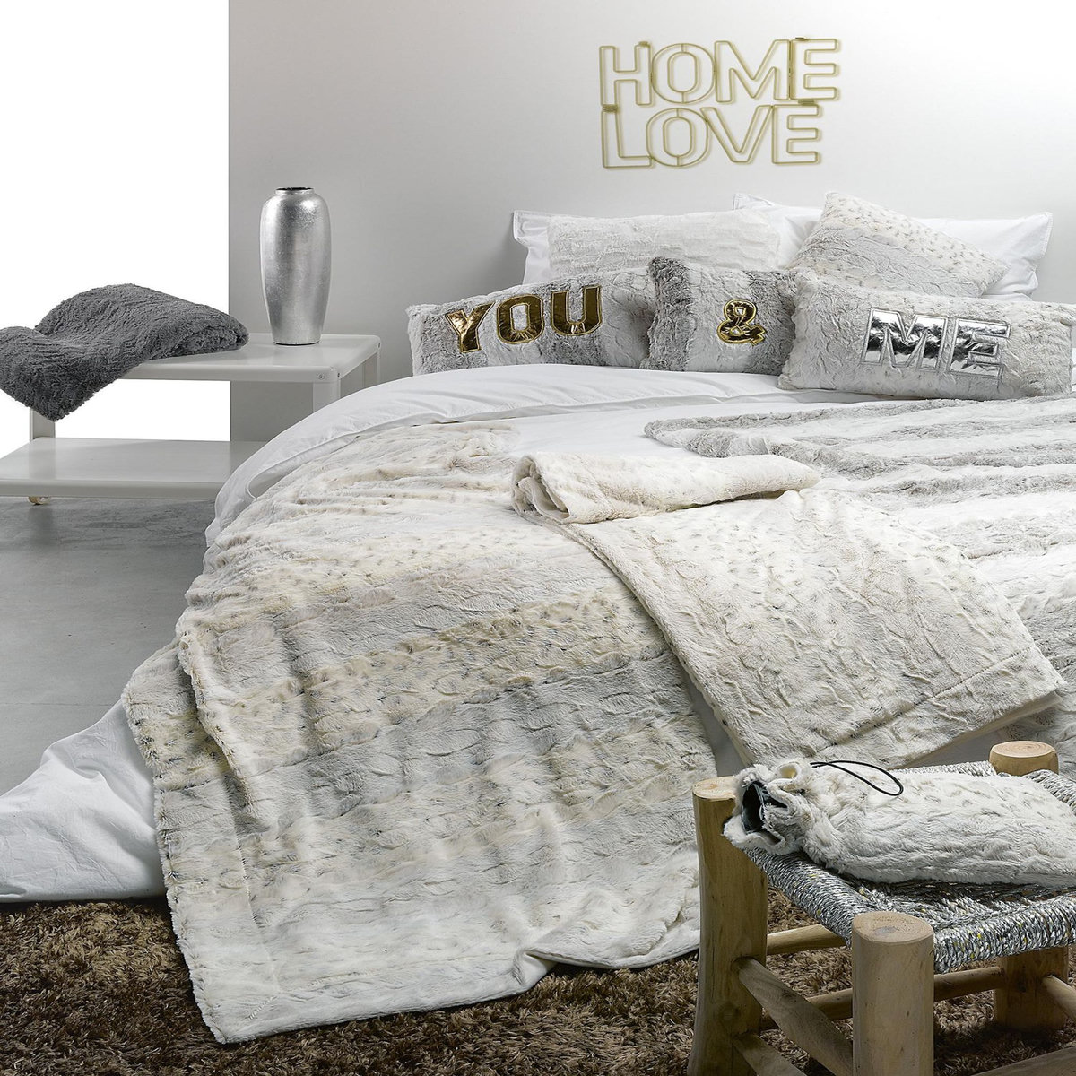 Les Ateliers du Linge Coussin fausse fourrure 100%polyester 420g chic