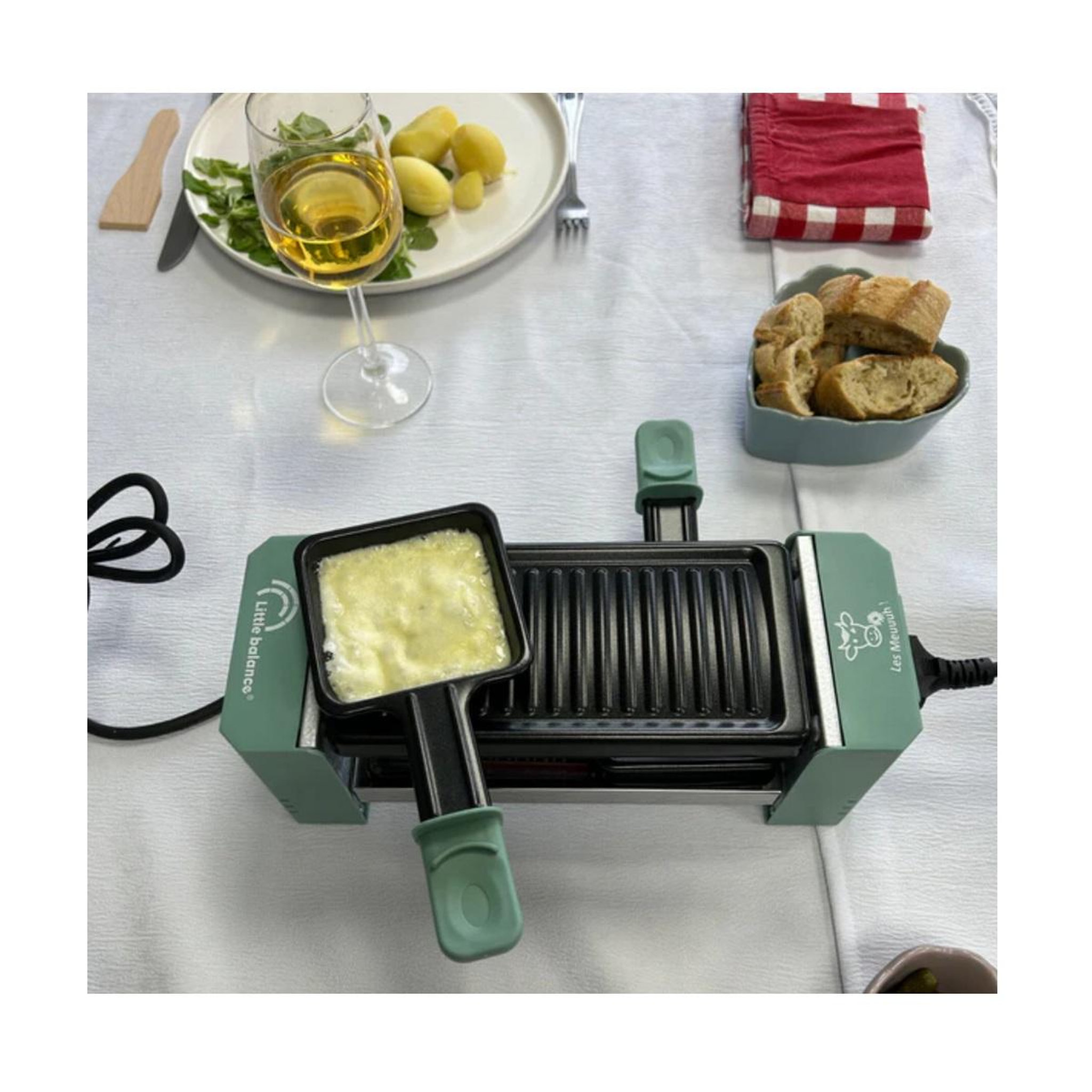 Voir la diapositive 2 : LITTLE BALANCE Appareil à raclette 4 personnes 320w - 8949