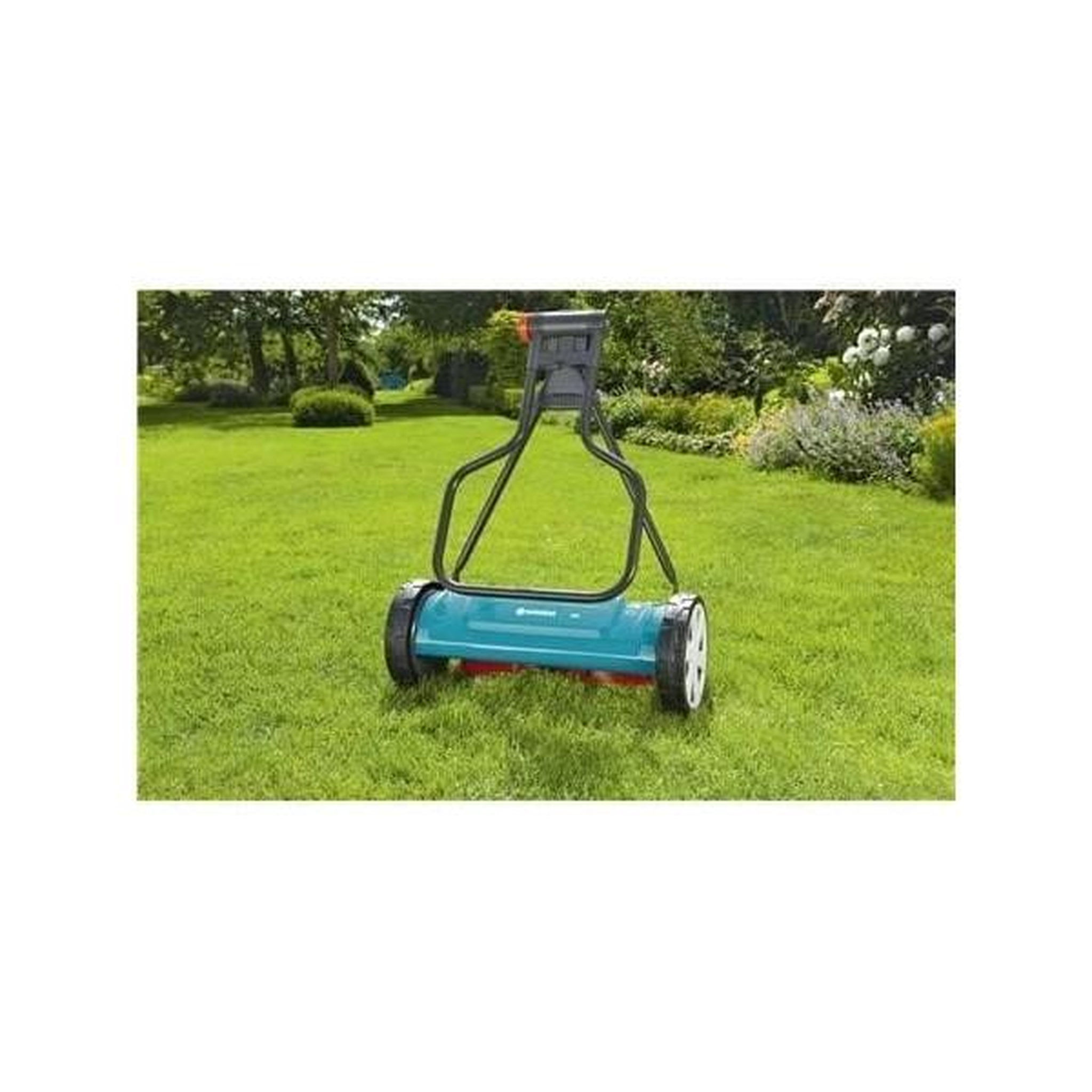 Voir la diapositive 2 : Gardena Tondeuse a Gazon GARDENA   hélicoidale 400 Classic– Surface tonte max 200m² – Hauteur de coupe 12 a 42mm – Largeur de coupe 40cm