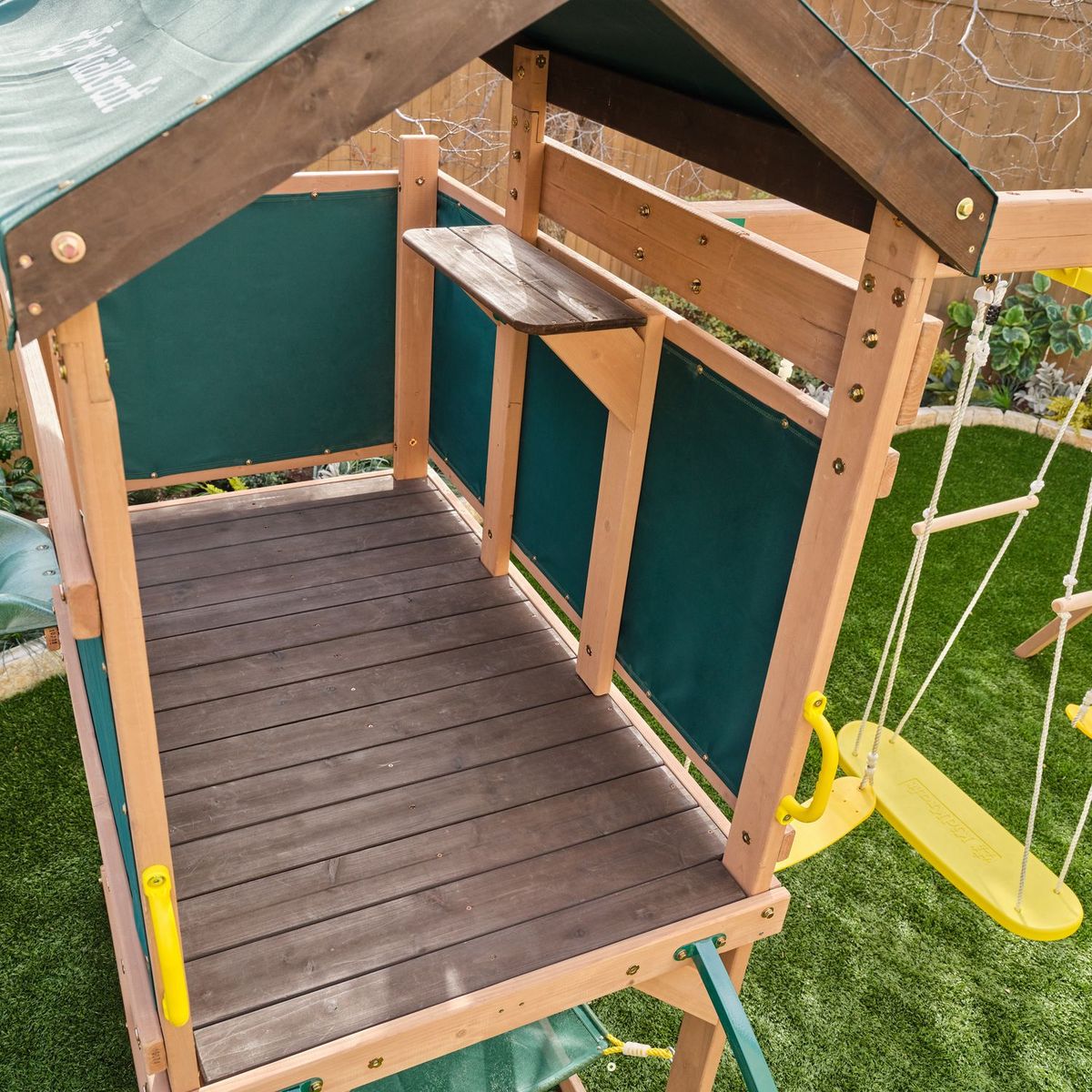 Kidkraft Aire de jeux avec toboggan - bois - H2,55m - HIDEAWAY HAVEN 