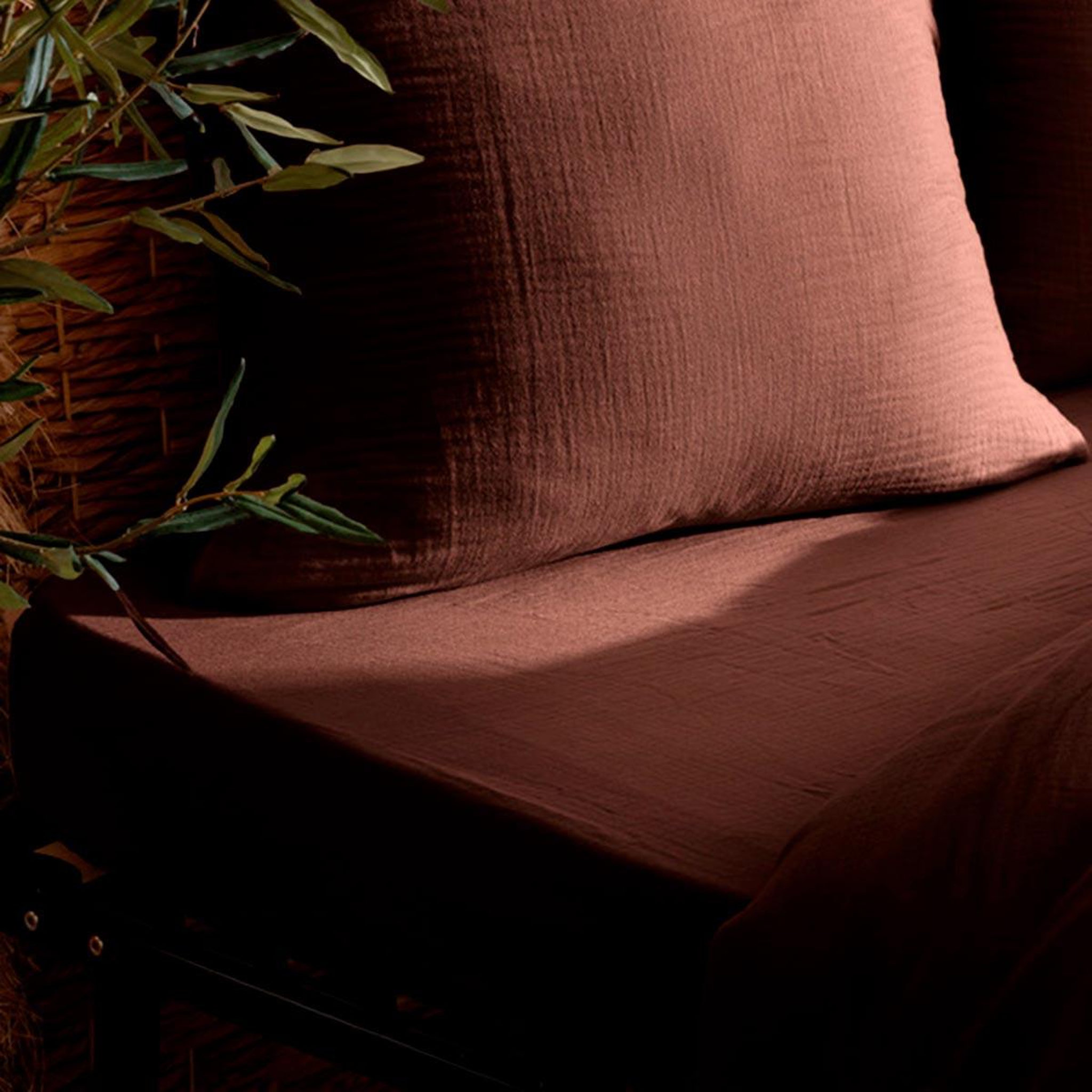 Voir la diapositive 3 : ATMOSPHERA Drap housse en gaze de coton  flora  140x190cm marron