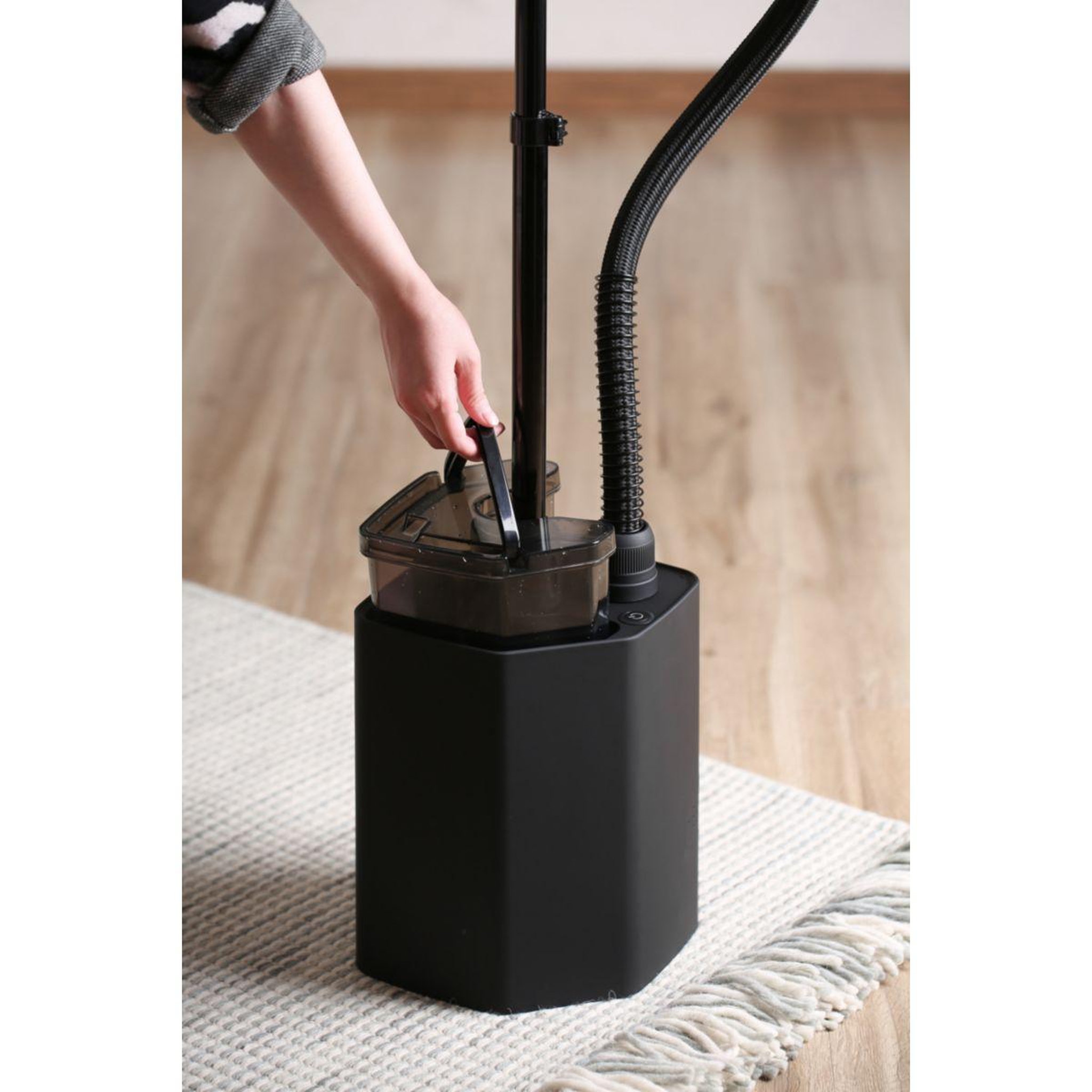 Voir la diapositive 3 : Steamone Défroisseur vapeur EUHG100B Daily