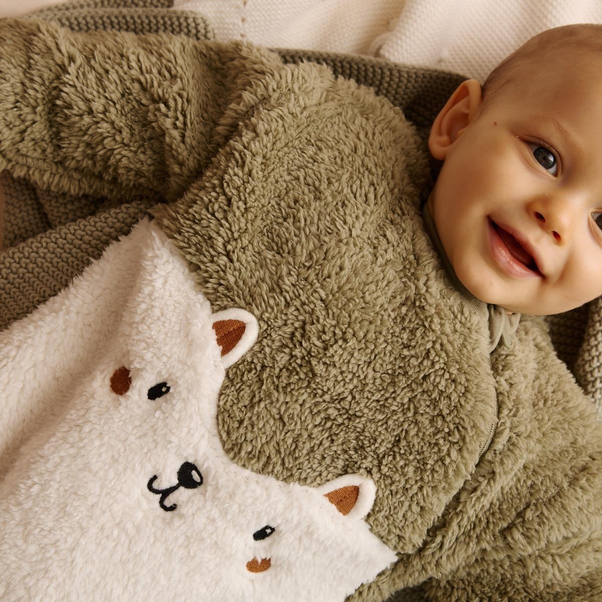 Voir la diapositive 5 : PETIT BEGUIN Surpyjama bébé en sherpa Ginkgo