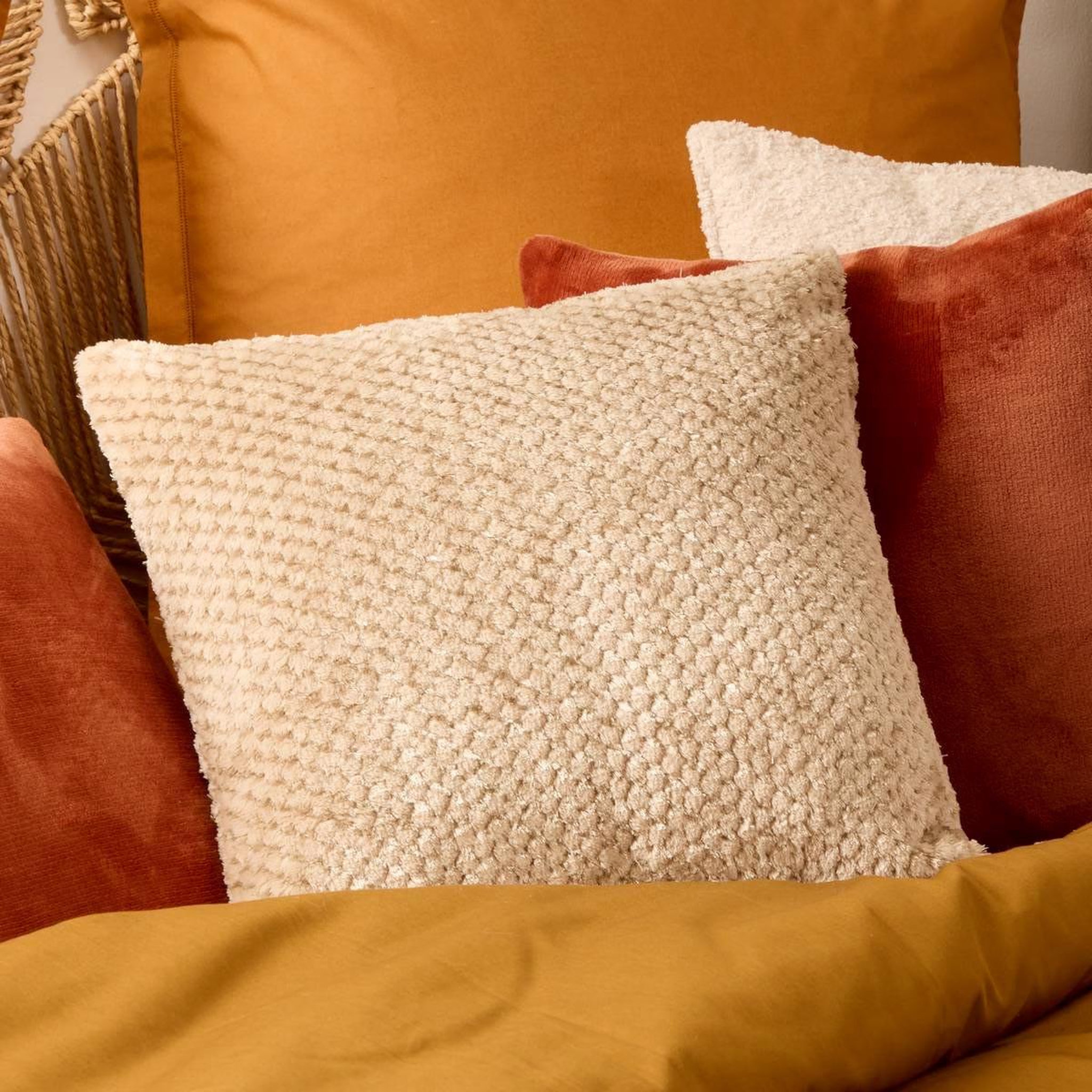 Voir la diapositive 3 : ATMOSPHERA Coussin jacquard en flanelle  lyno  40x40cm beige