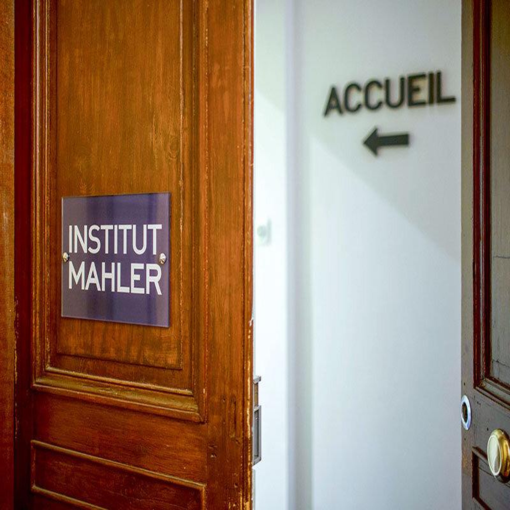 Voir la diapositive 4 : Smartbox Soin nourrissant du visage d'1h15 avec examen de peau en institut à Bordeaux - Coffret Cadeau Bien-être