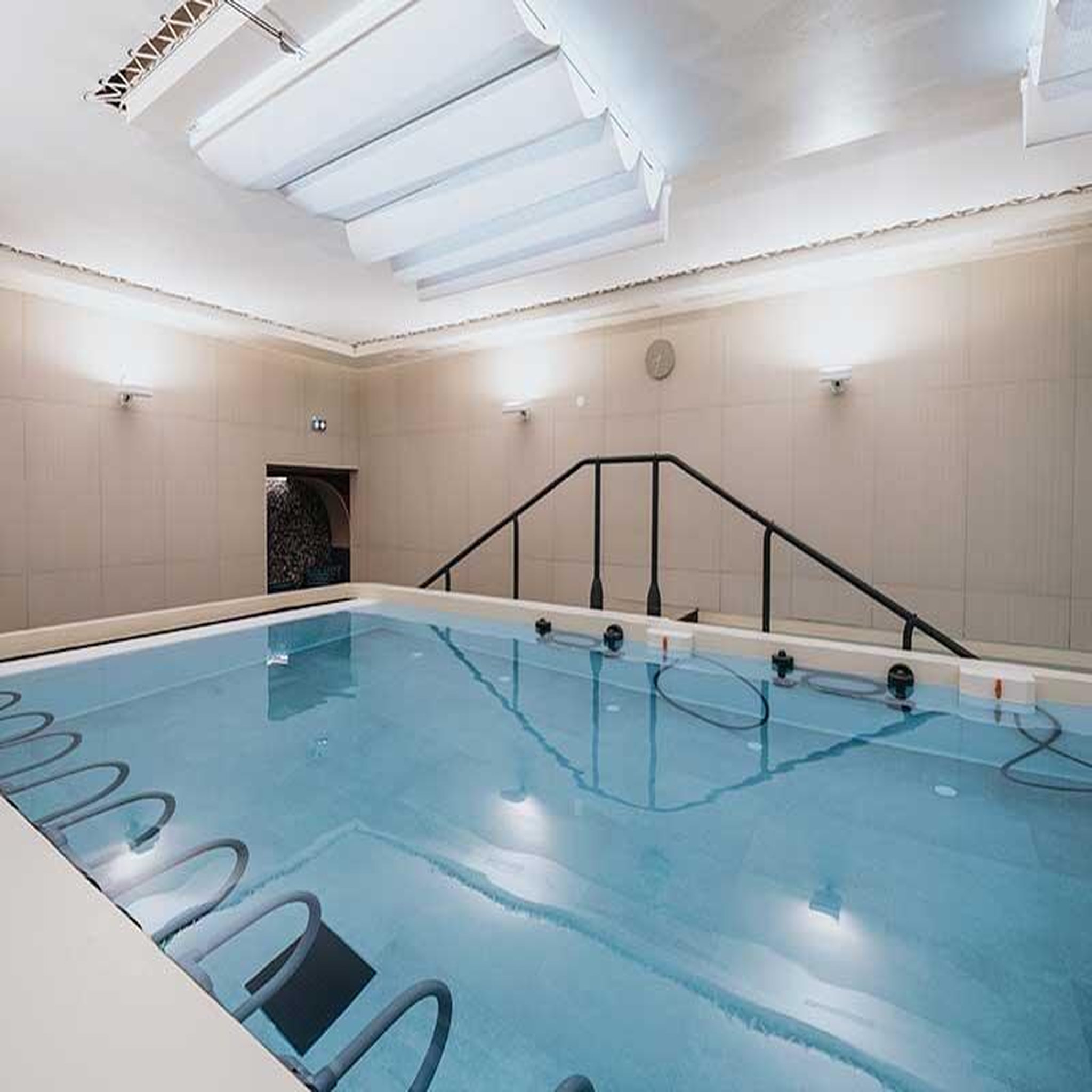 Voir la diapositive 6 : Smartbox Thalazur royan 4* : 2 jours avec vue mer, petit-déjeuner et accès à l'espace spa marin - coffret cadeau séjour