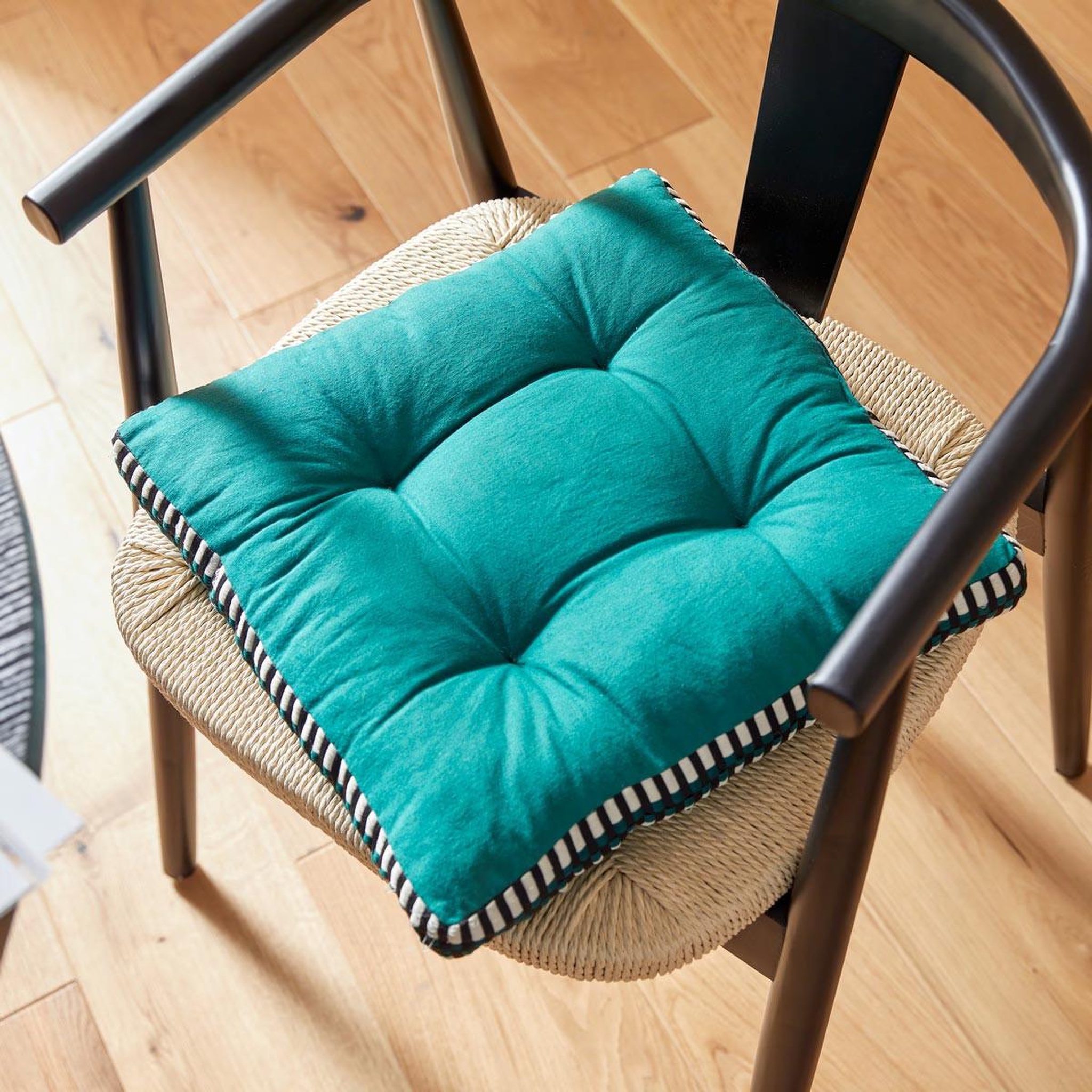 Voir la diapositive 4 : ATMOSPHERA Galette de chaise matelassée  malakite  38x38cm vert cèdre