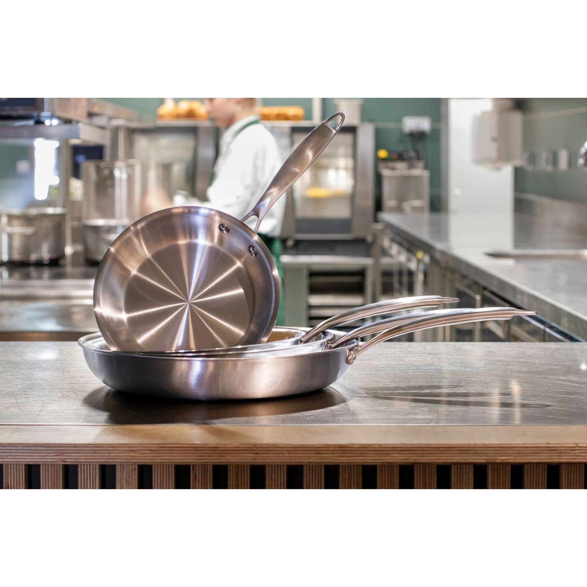 Voir la diapositive 3 : MENASTYL Batterie de cuisine 2 poeles trinox 24/28cm