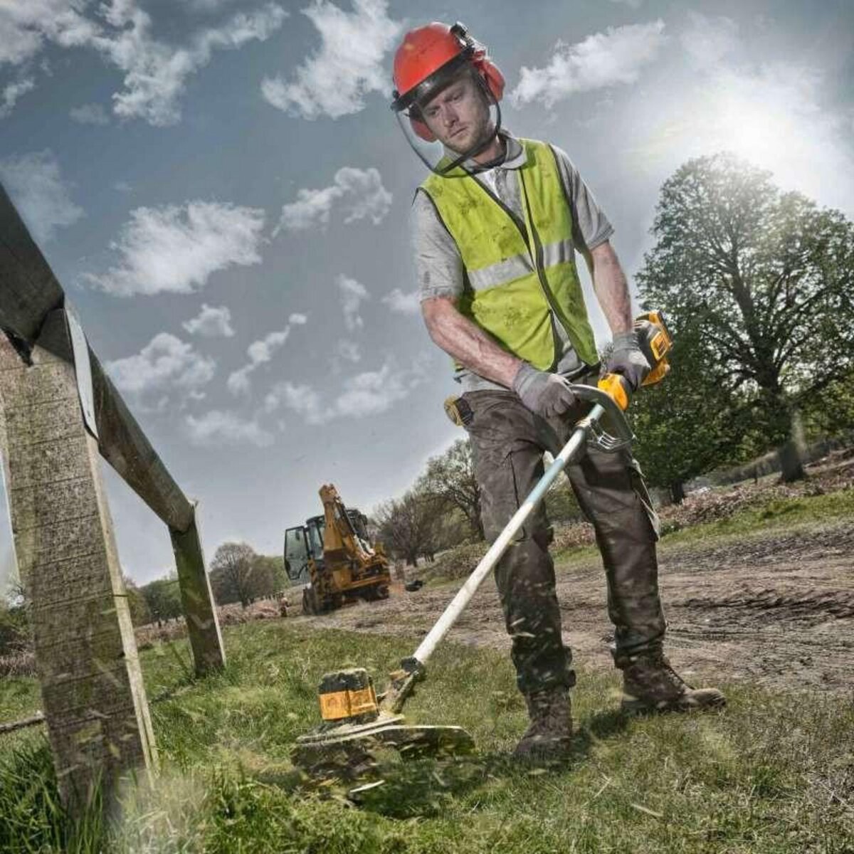 Dewalt Coupe-bordures 33cm 18V DEWALT DCM561PB-XJ Brushless (Machine Nue)