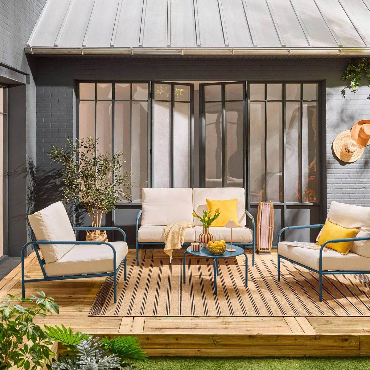 SWEEEK Salon de jardin LUANDA en acier, 4 places