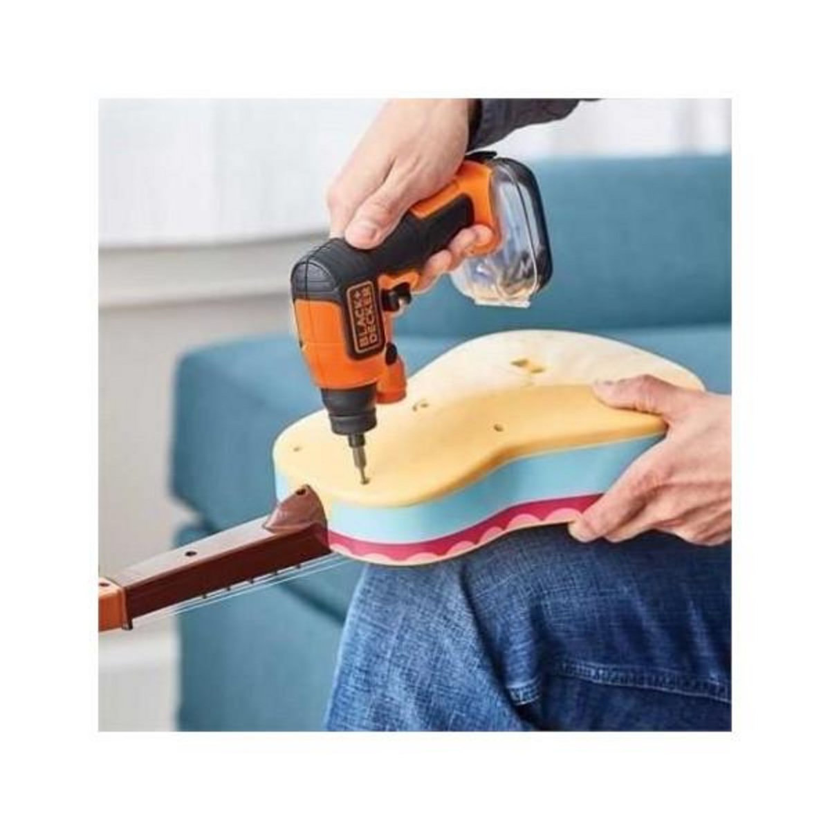 BLACK + DECKER Tournevis Electrique sans fil BLACK+DECKER 3,6V avec 31 Embouts de Vissage